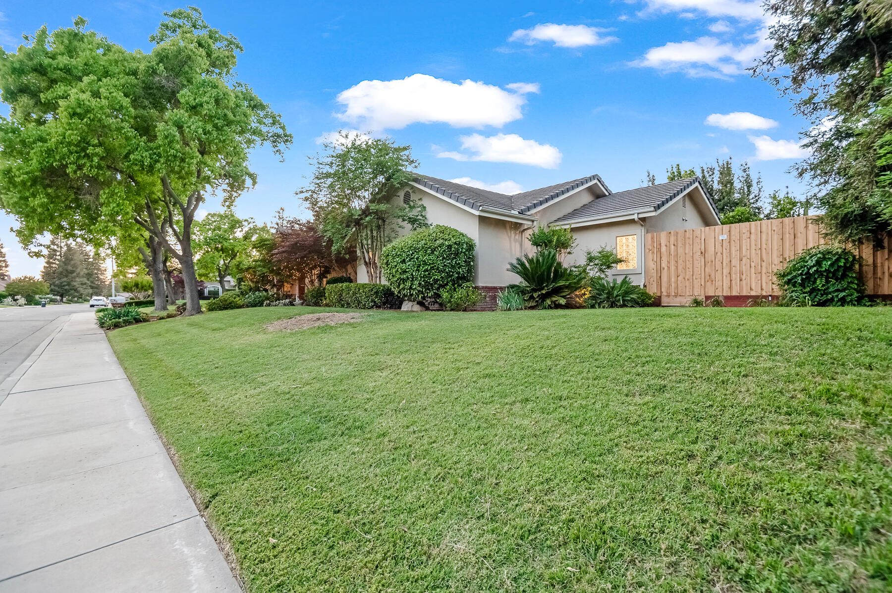 4648 W Allen Ave, Visalia, CA 93291