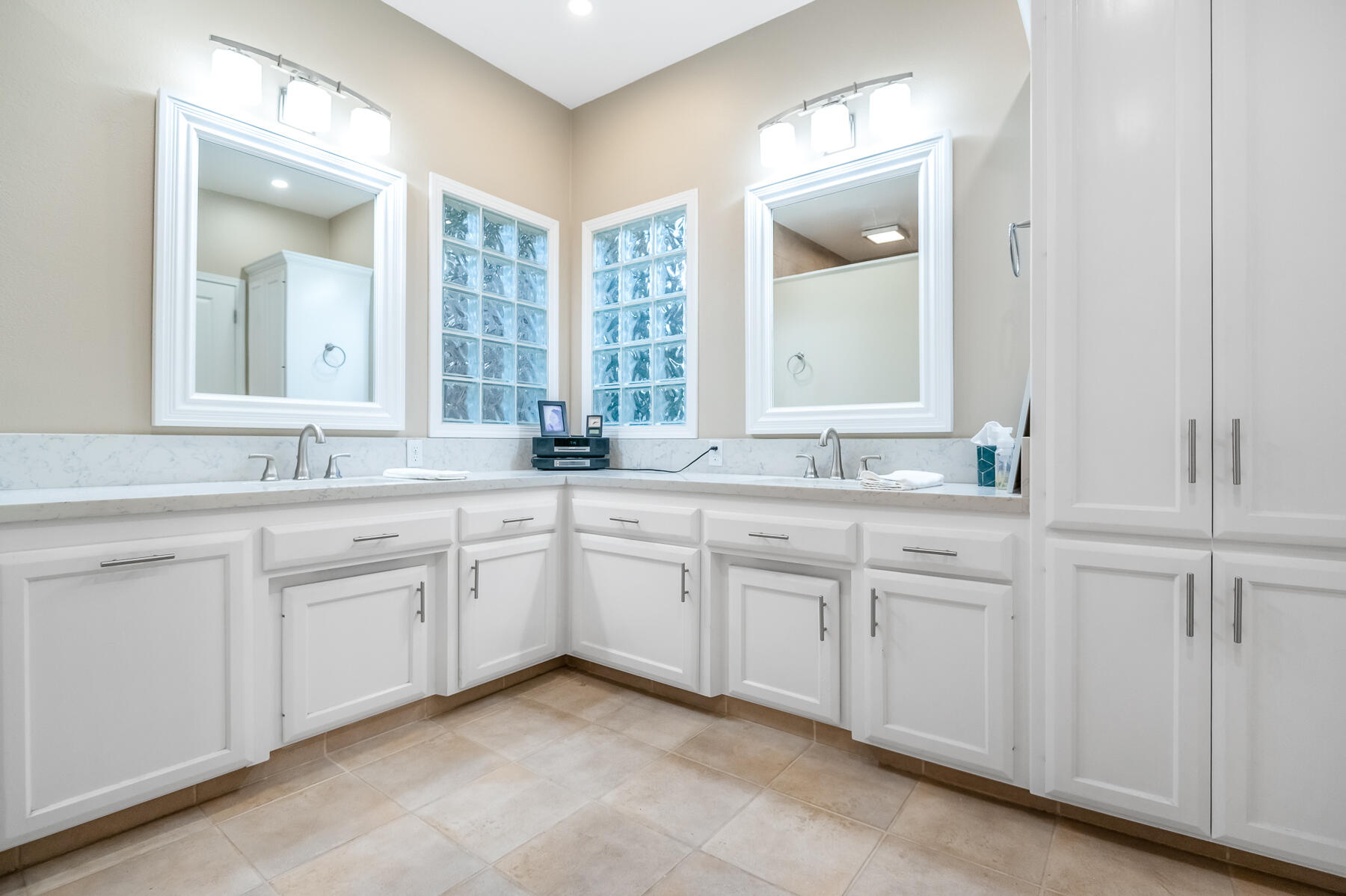 4648 W Allen Ave, Visalia, CA 93291