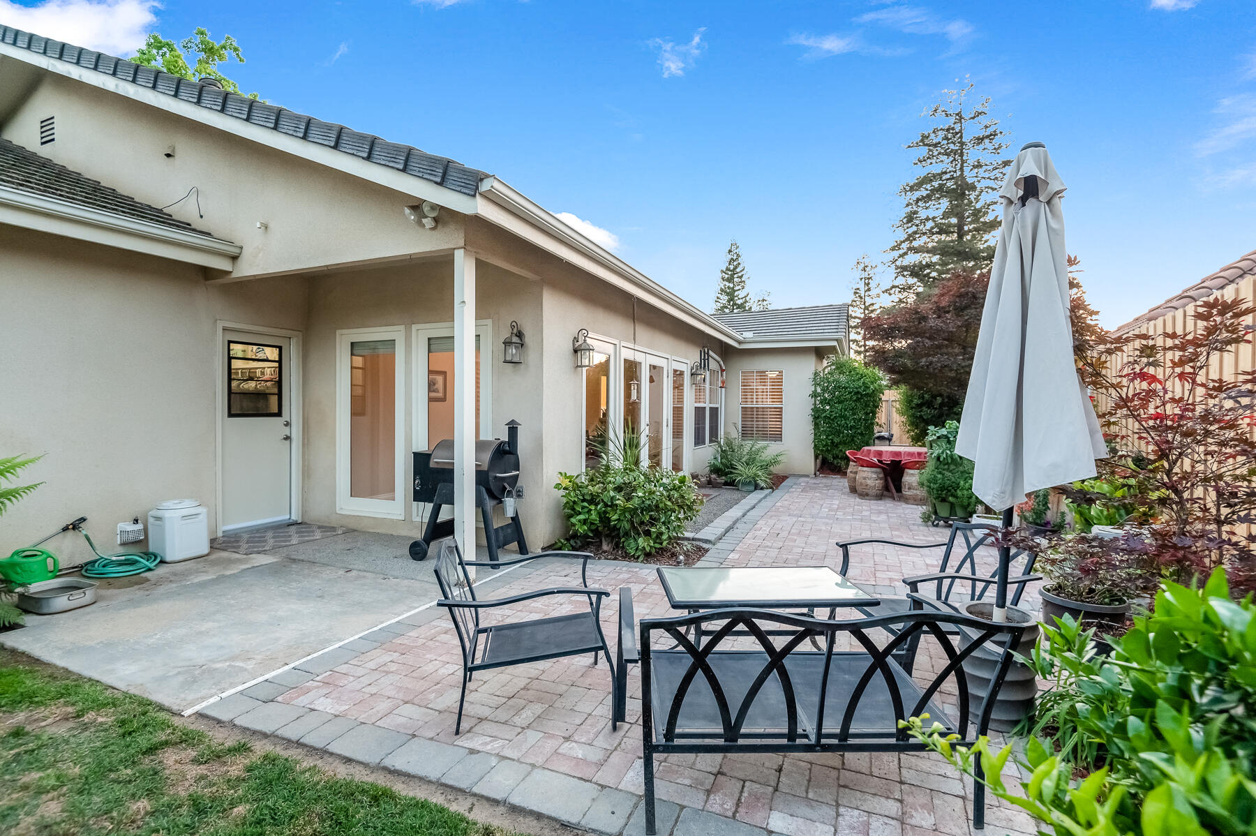 4648 W Allen Ave, Visalia, CA 93291