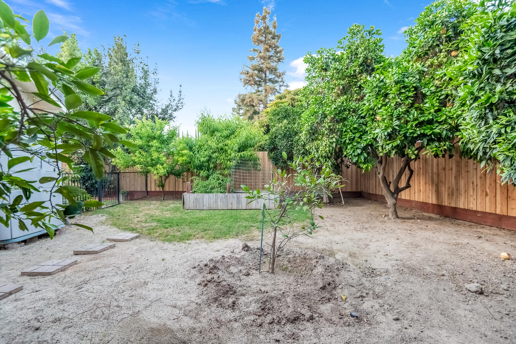 4648 W Allen Ave, Visalia, CA 93291