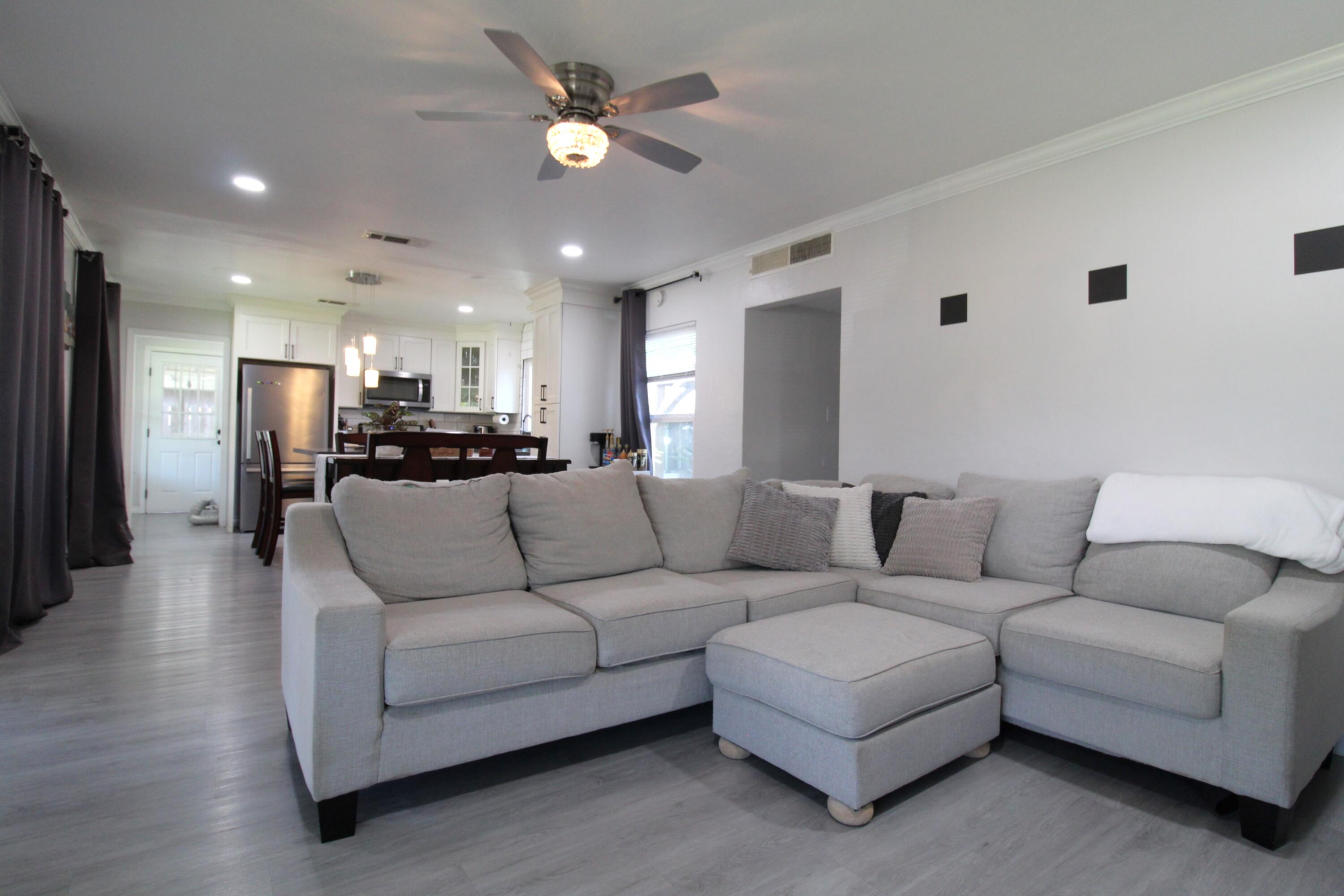 915 E Noble Ave, Visalia, CA 93292