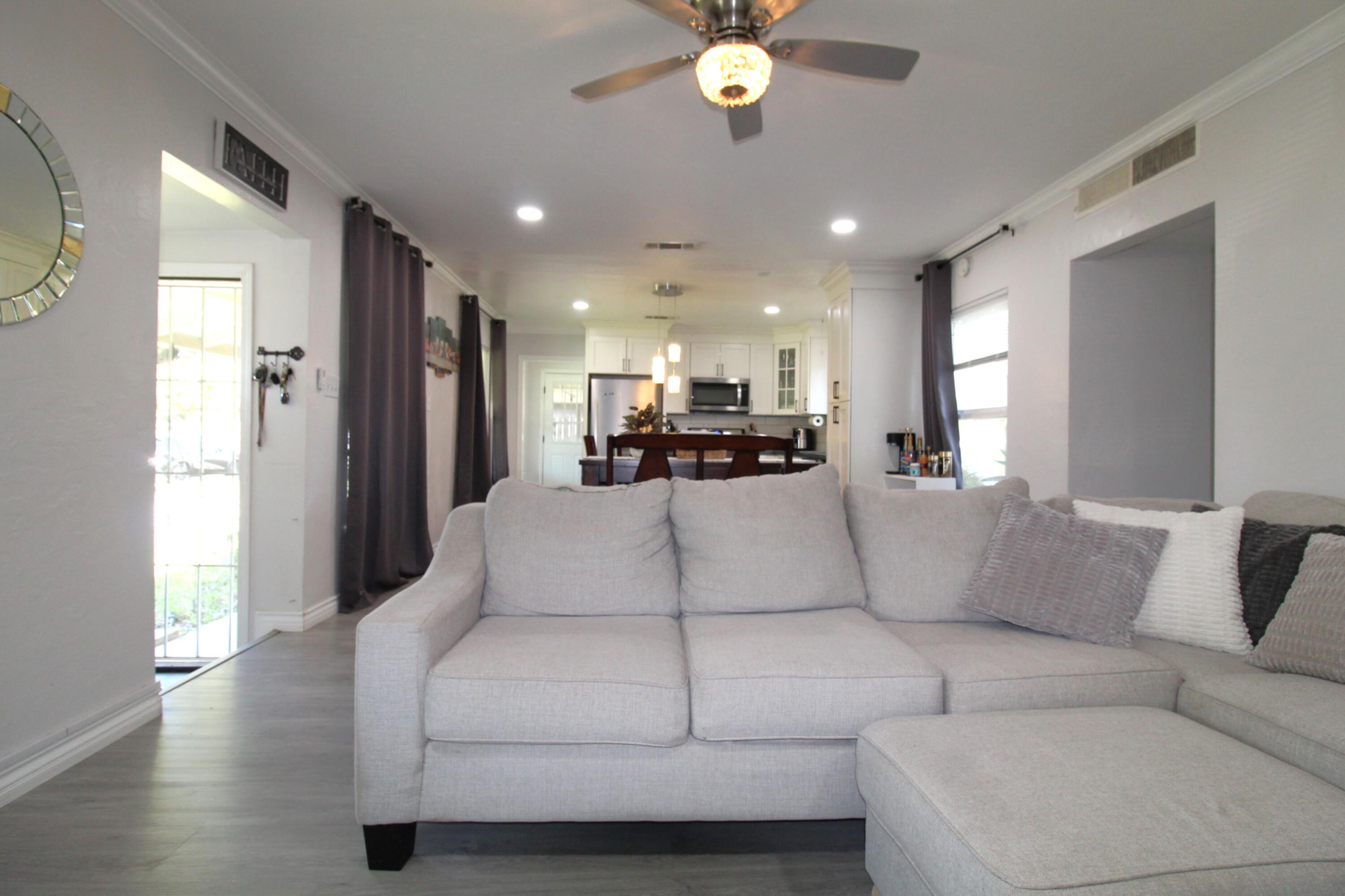 915 E Noble Ave, Visalia, CA 93292