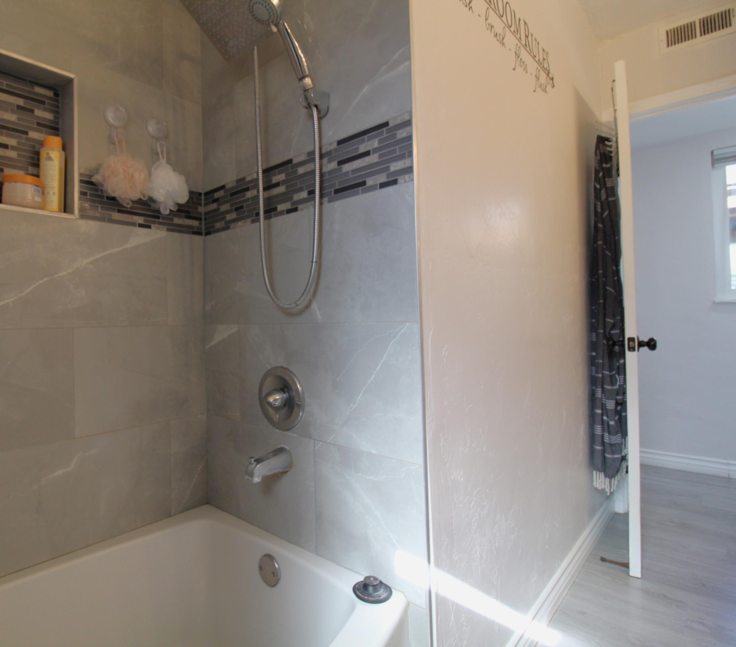 915 E Noble Ave, Visalia, CA 93292