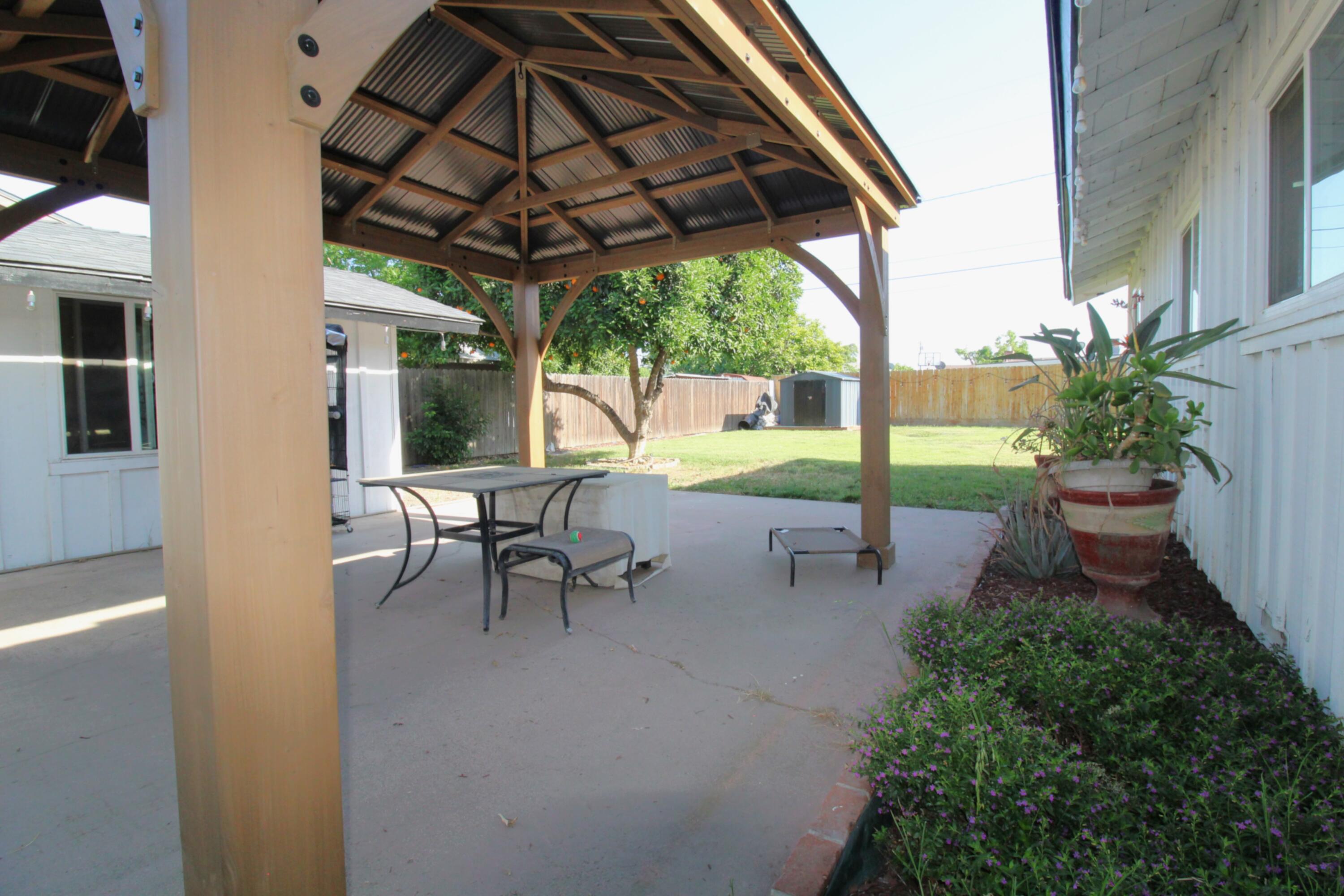 915 E Noble Ave, Visalia, CA 93292