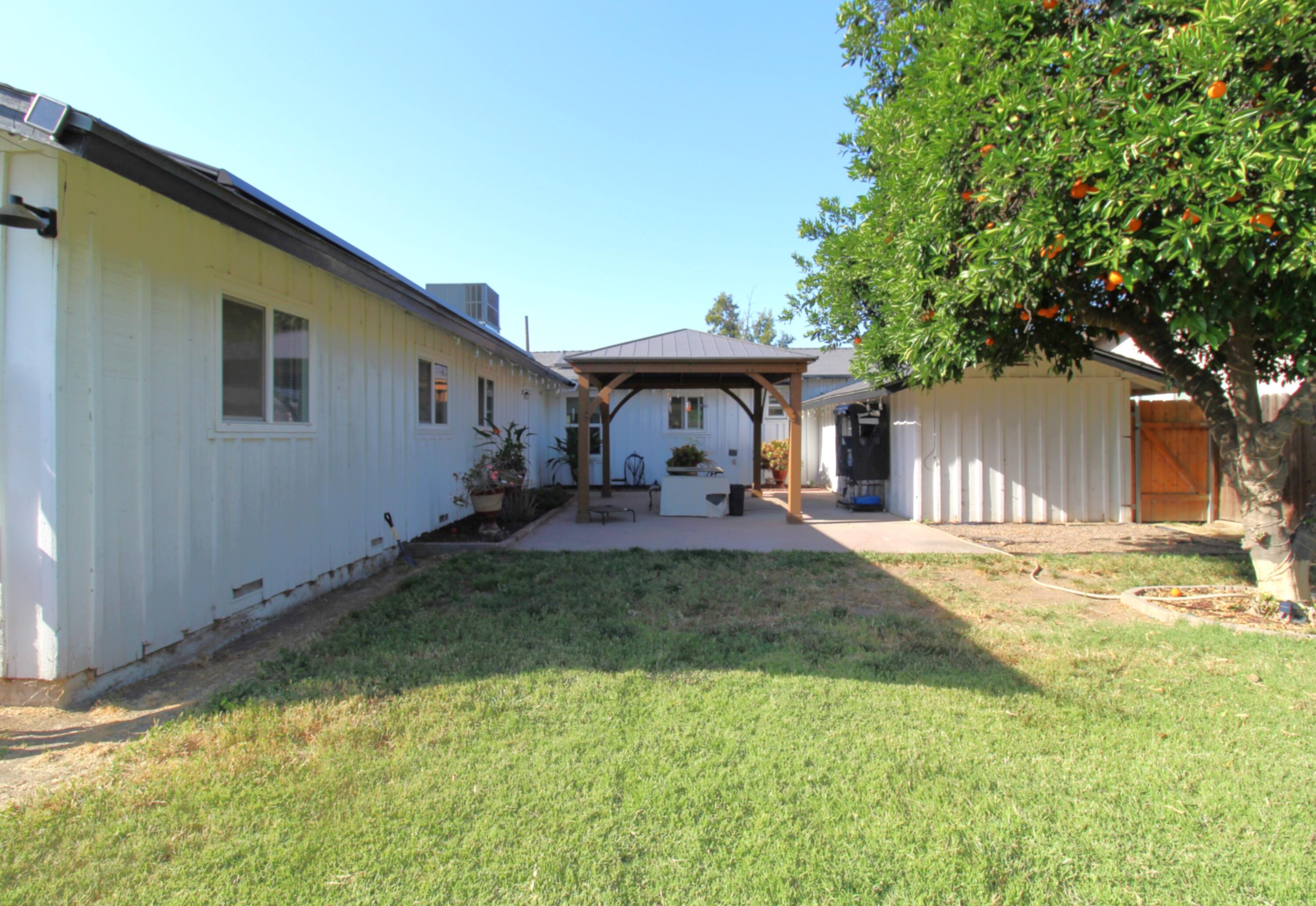 915 E Noble Ave, Visalia, CA 93292
