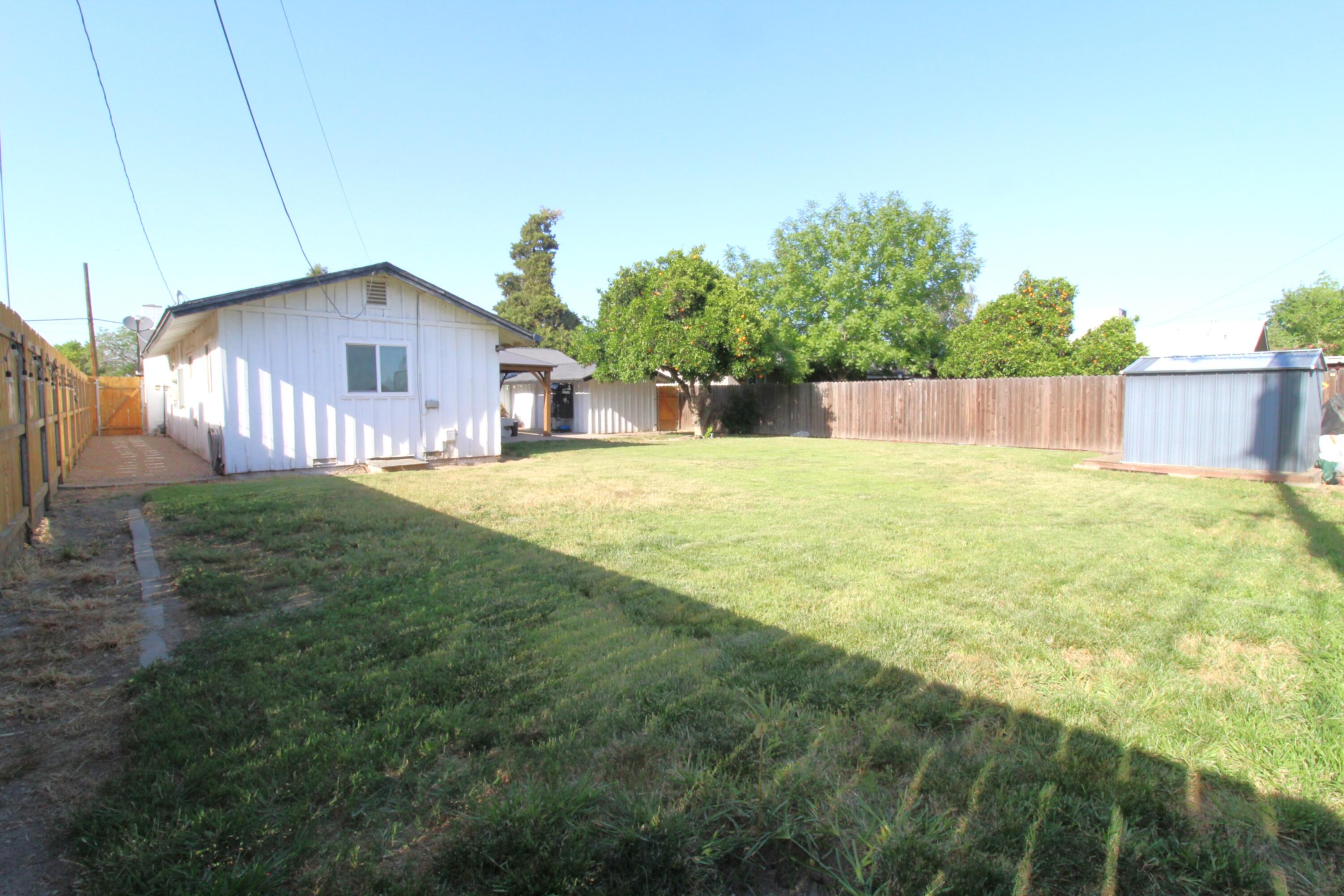 915 E Noble Ave, Visalia, CA 93292