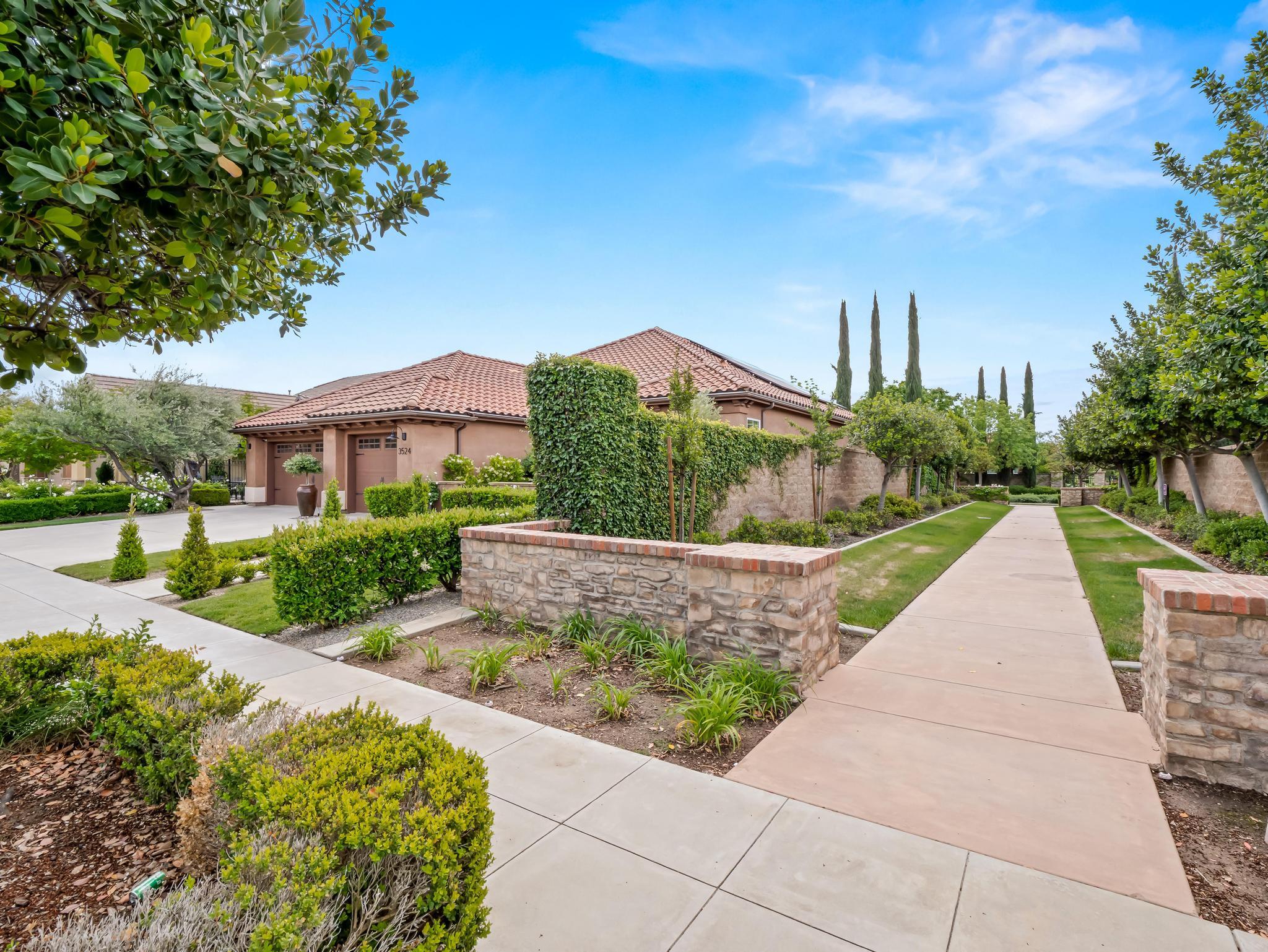 3524 Prescott Ave, Clovis, CA 93619