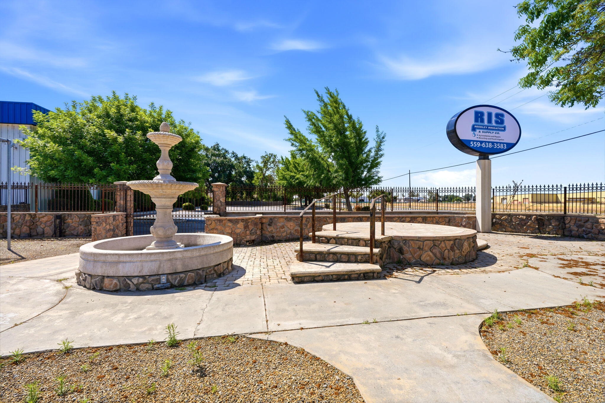 1260 S Buttonwillow Ave, Reedley, CA 93654