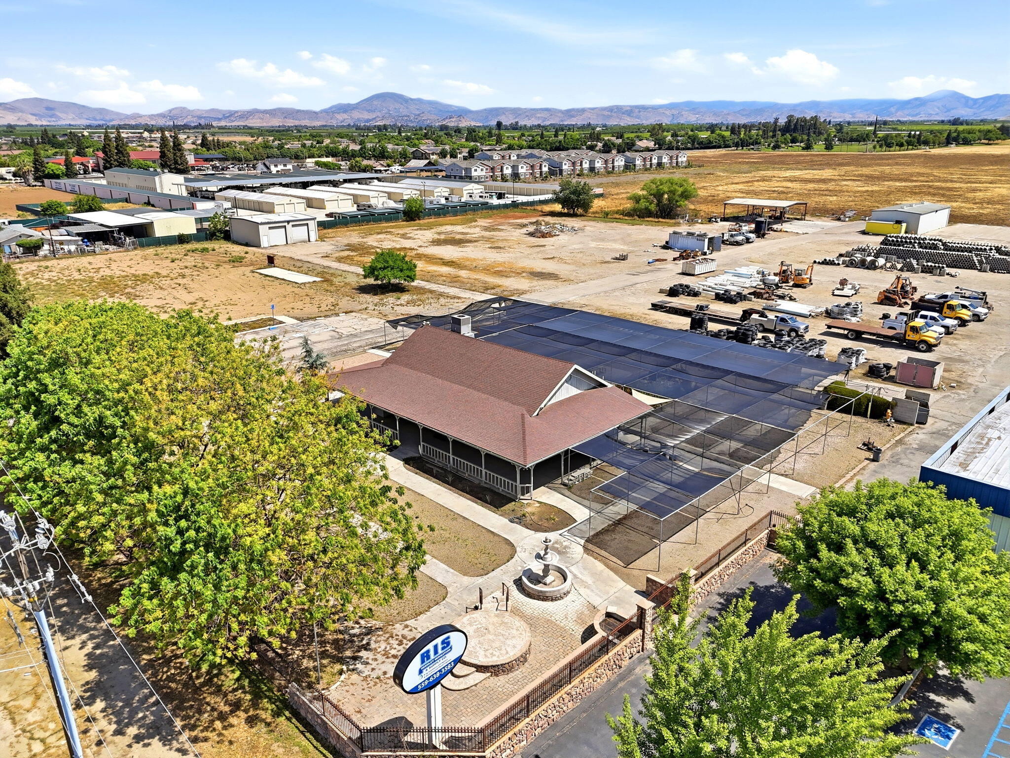 1260 S Buttonwillow Ave, Reedley, CA 93654