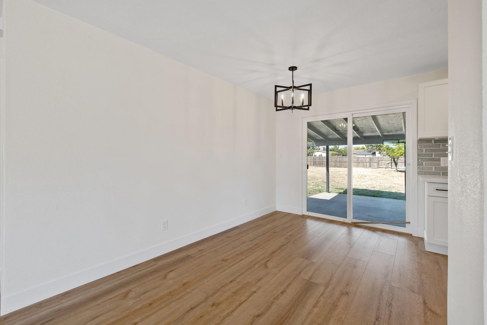 517 S S St, Tulare, CA 93274