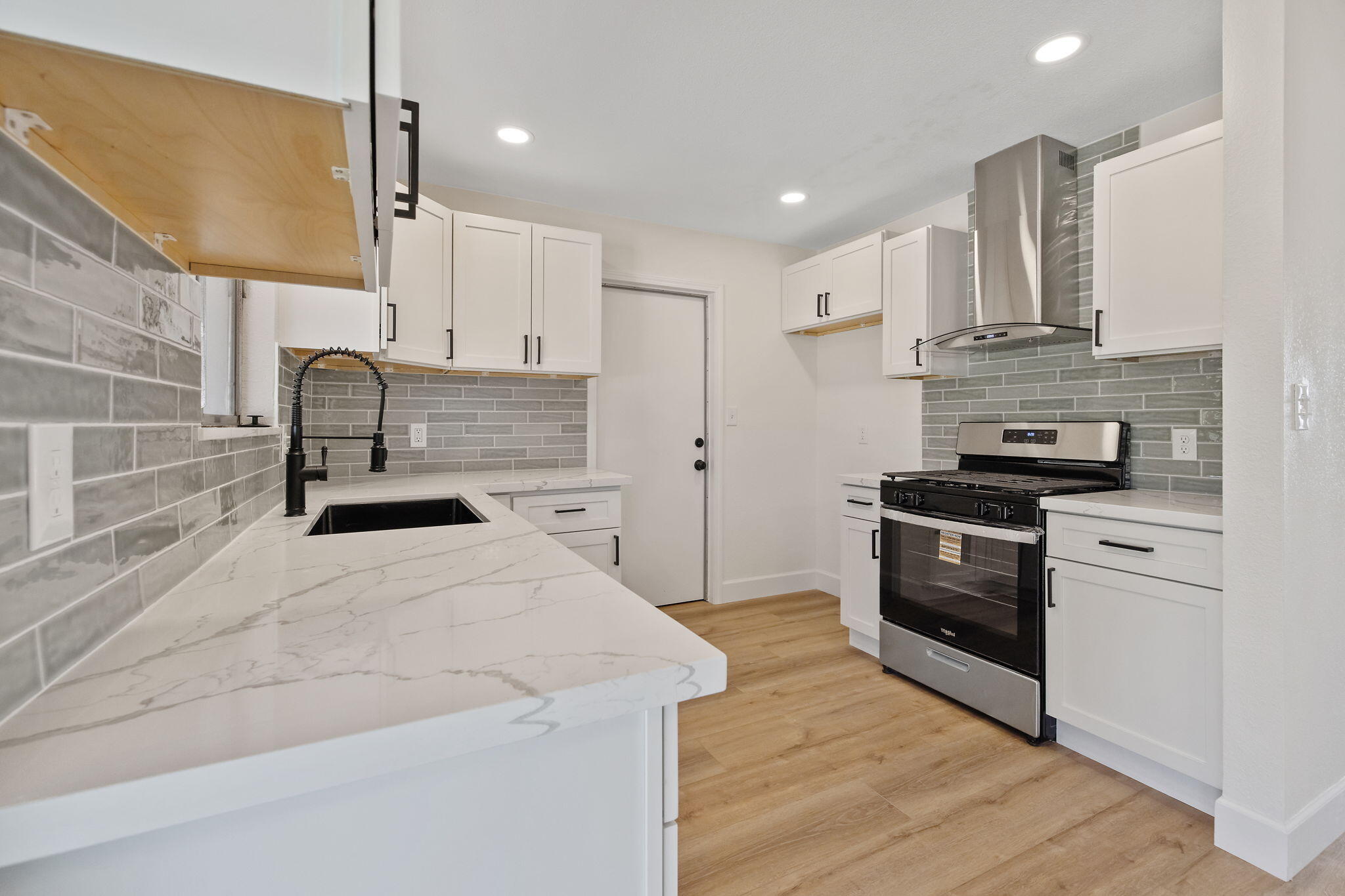 517 S S St, Tulare, CA 93274