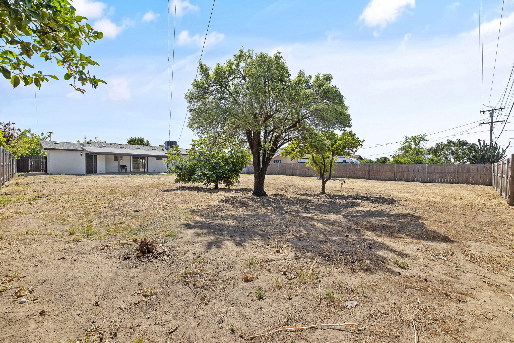517 S S St, Tulare, CA 93274