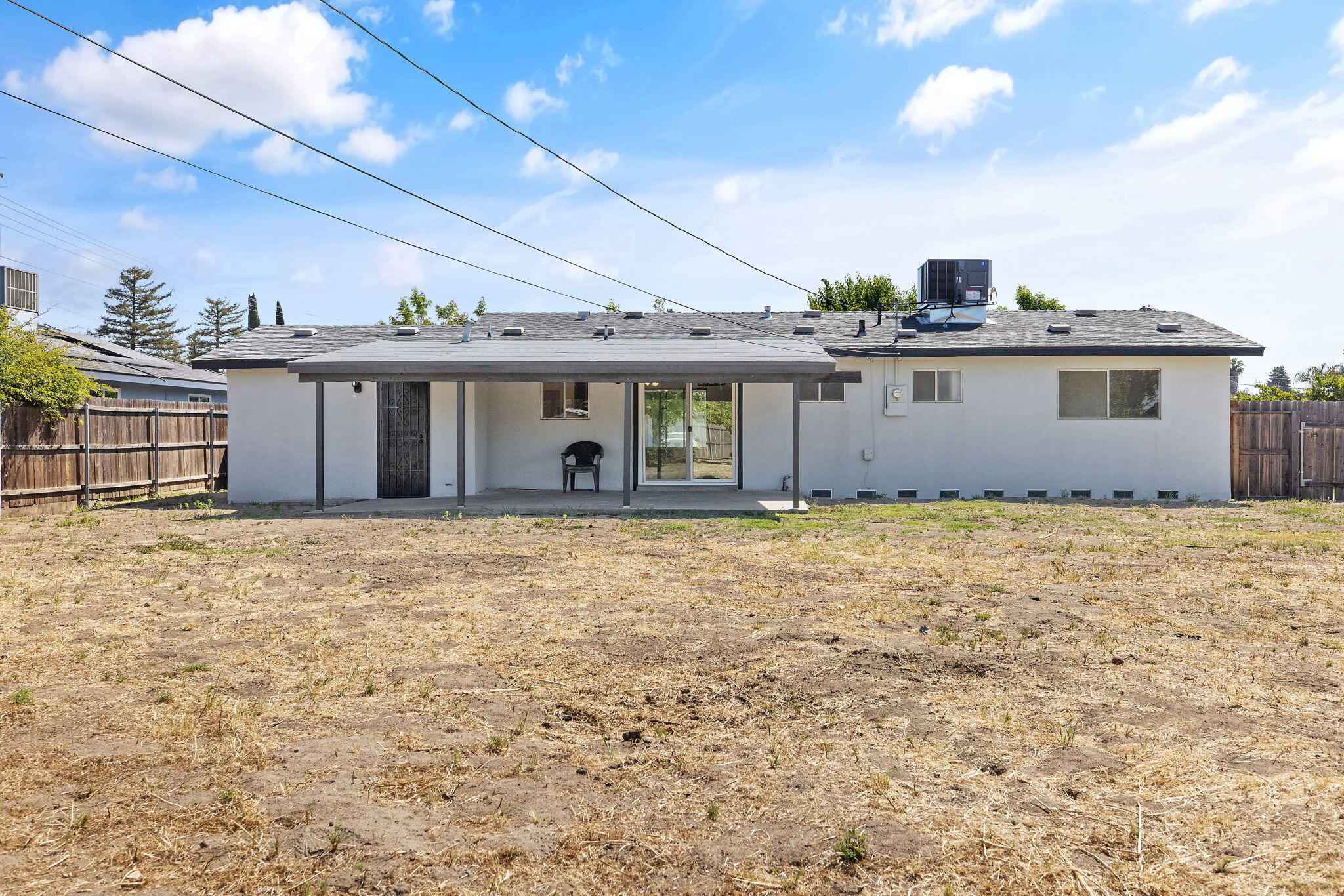 517 S S St, Tulare, CA 93274