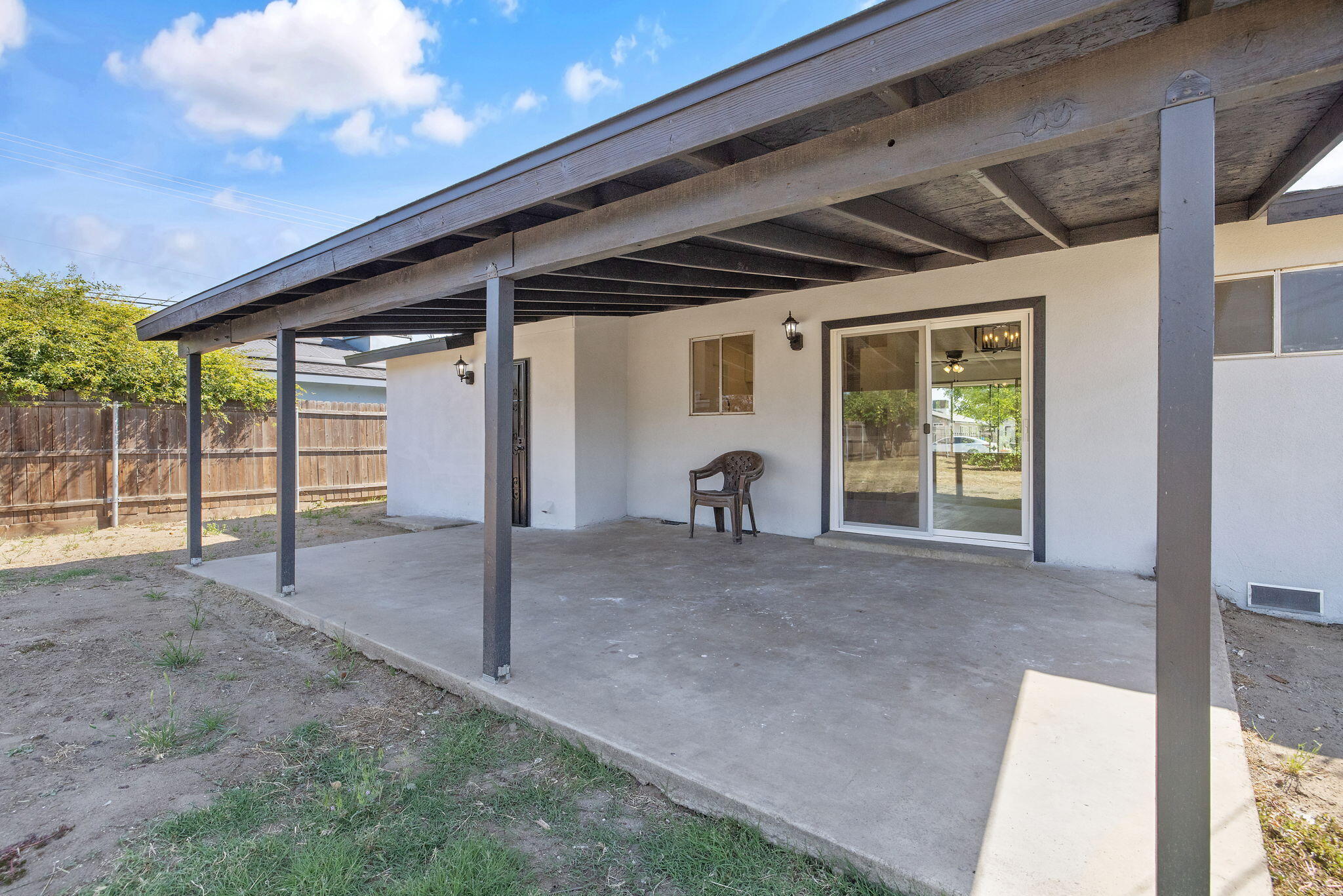 517 S S St, Tulare, CA 93274