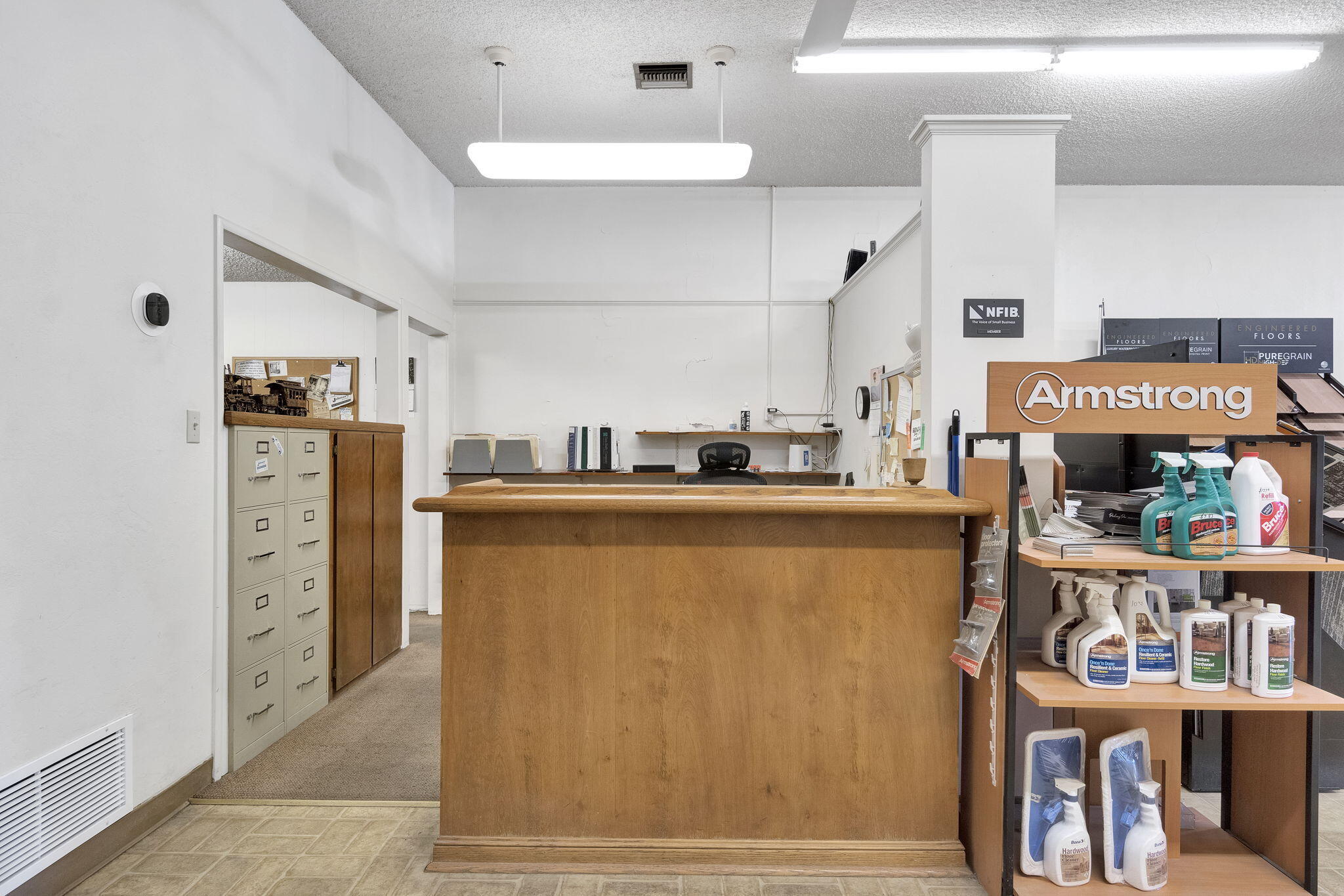 230 S K St, Dinuba, CA 93618