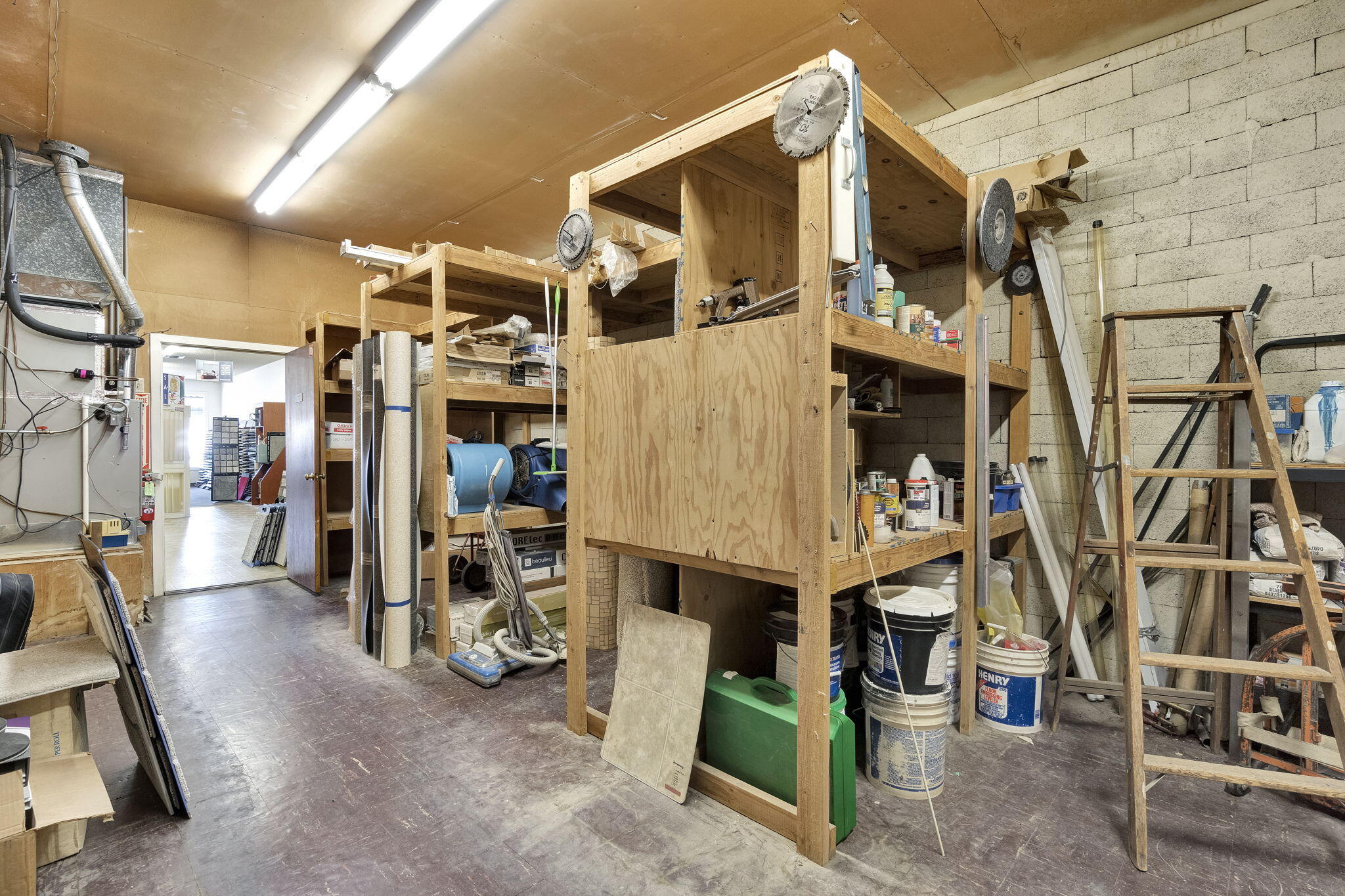 230 S K St, Dinuba, CA 93618