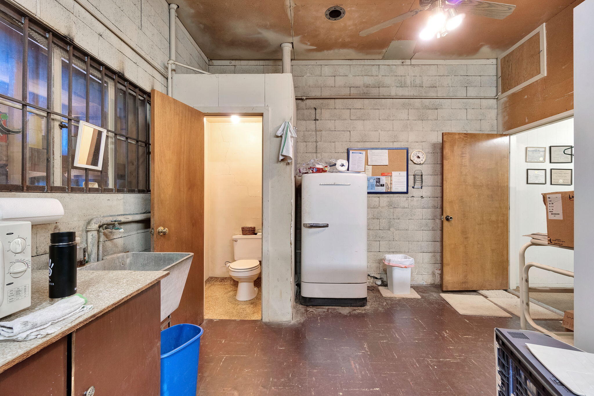 230 S K St, Dinuba, CA 93618