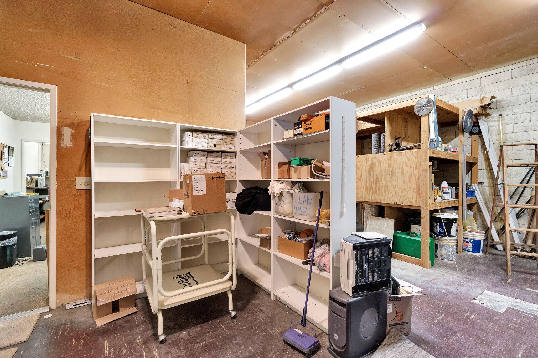 230 S K St, Dinuba, CA 93618