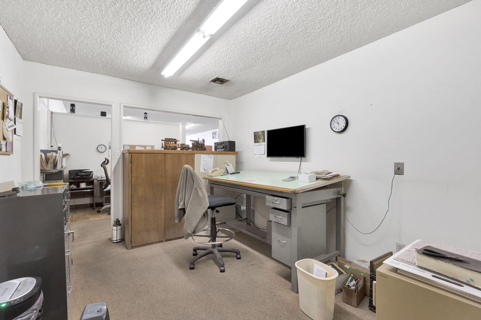 230 S K St, Dinuba, CA 93618