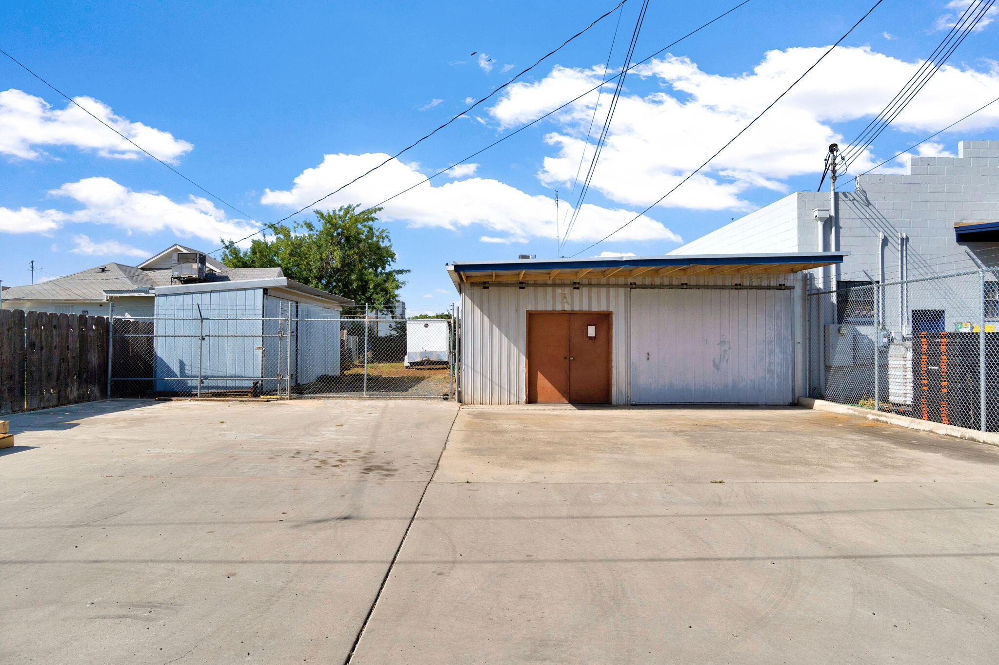 230 S K St, Dinuba, CA 93618