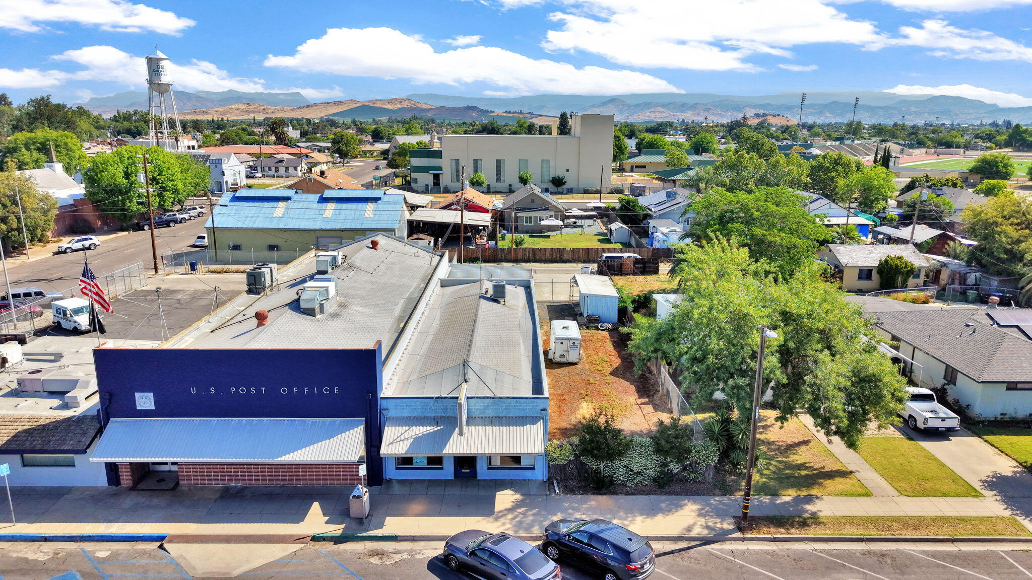 230 S K St, Dinuba, CA 93618