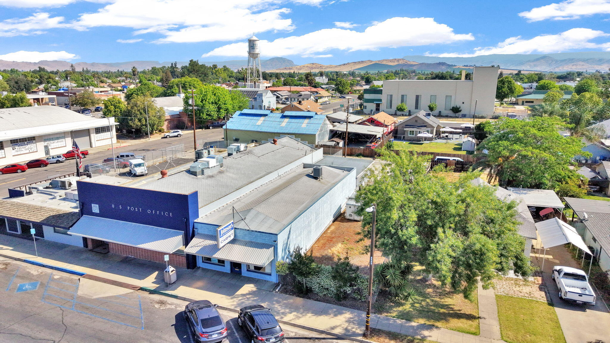 230 S K St, Dinuba, CA 93618