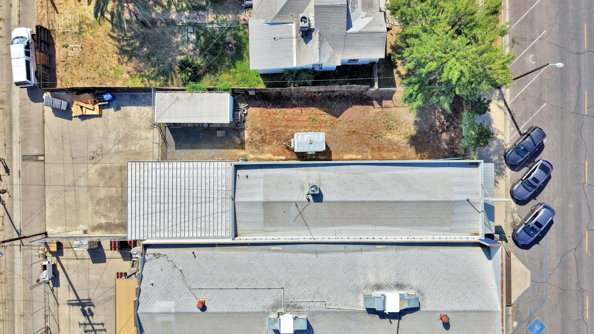 230 S K St, Dinuba, CA 93618