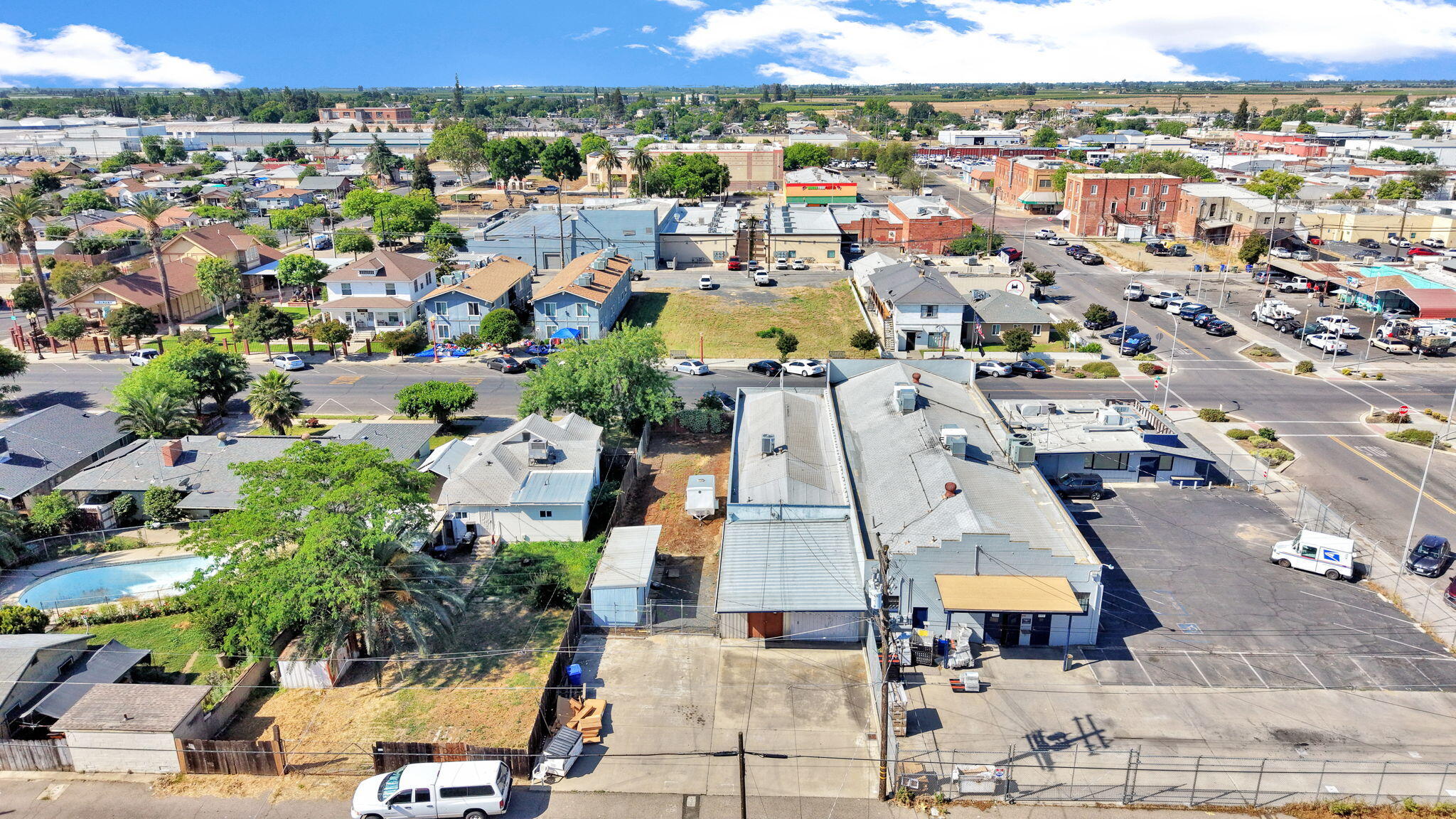 230 S K St, Dinuba, CA 93618