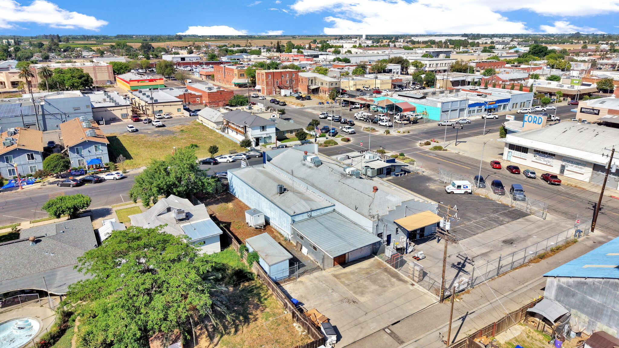 230 S K St, Dinuba, CA 93618