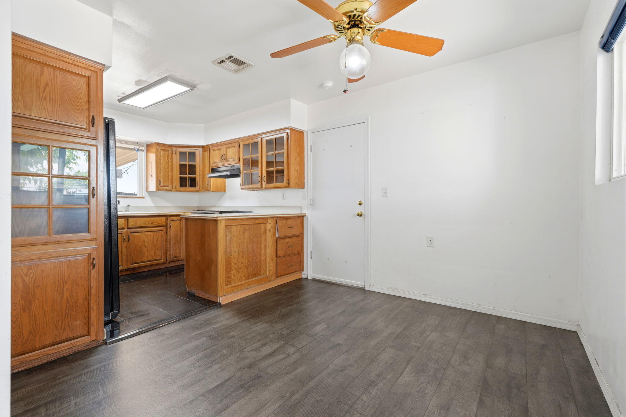 15358 Cedar Rd, Porterville, CA 93257