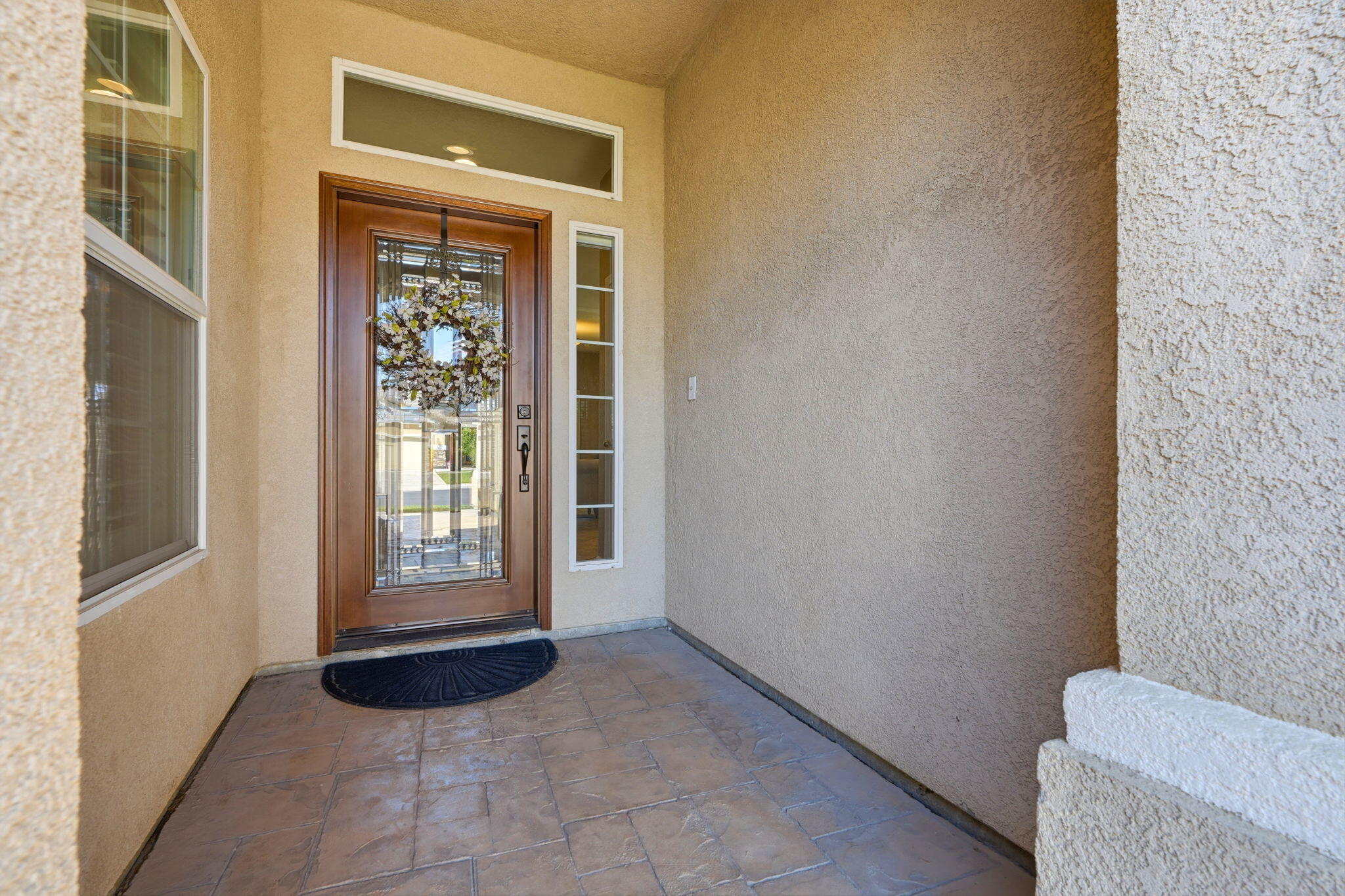 1945 W Picadilly Ln, Hanford, CA 93230