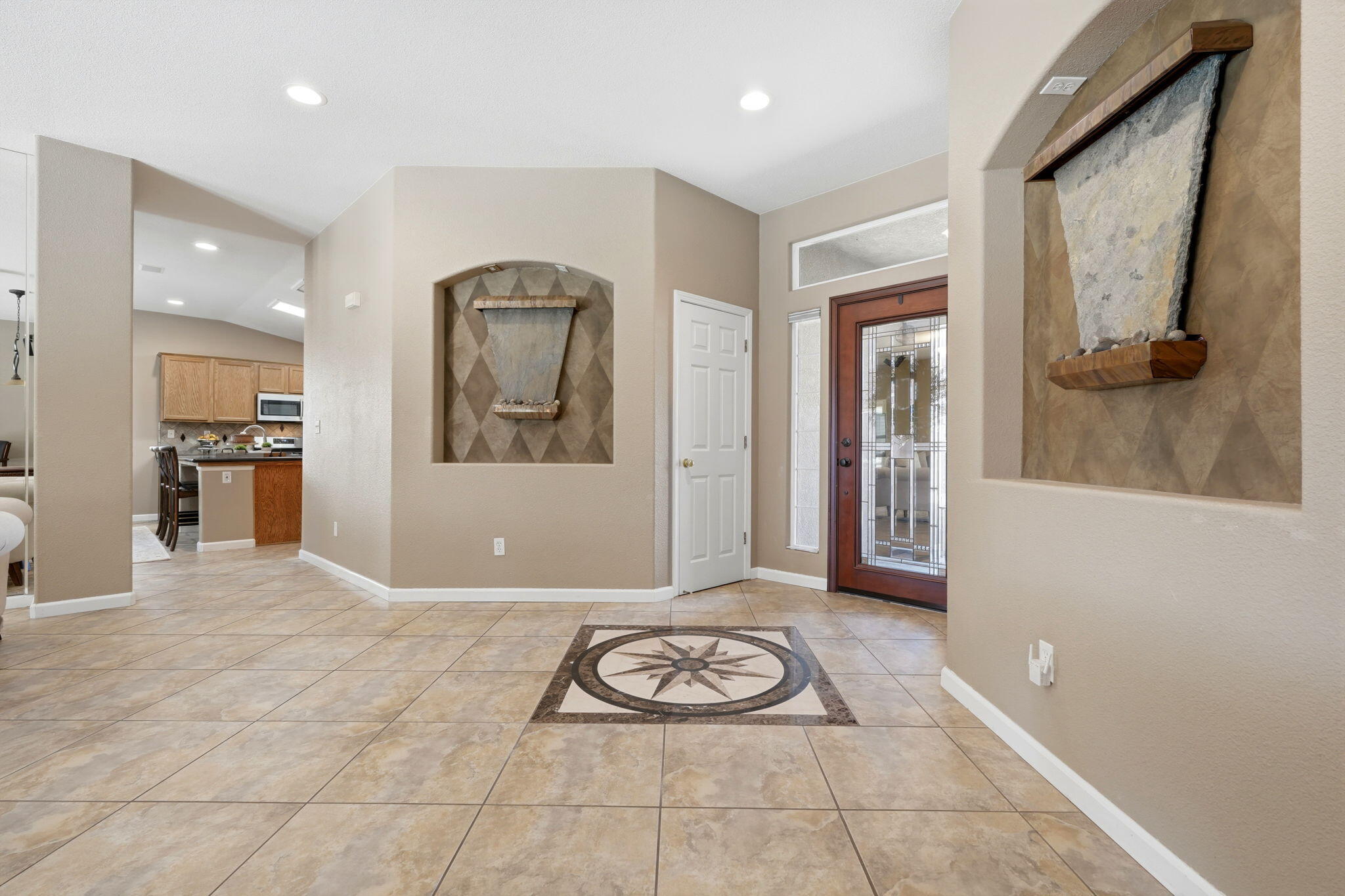 1945 W Picadilly Ln, Hanford, CA 93230