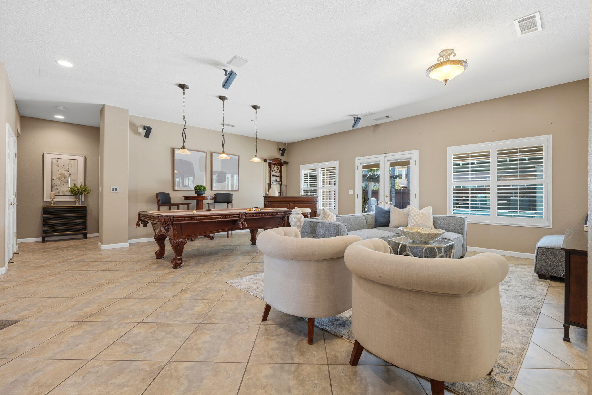 1945 W Picadilly Ln, Hanford, CA 93230