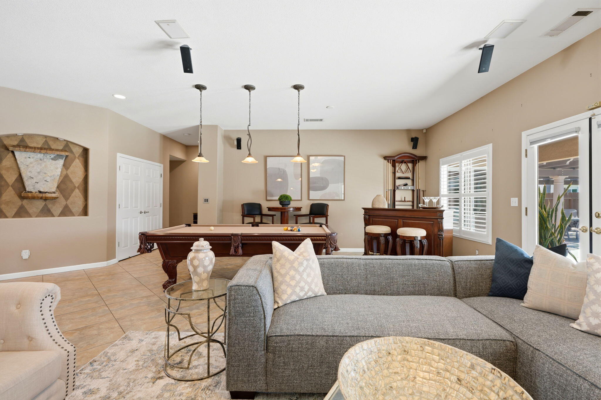 1945 W Picadilly Ln, Hanford, CA 93230