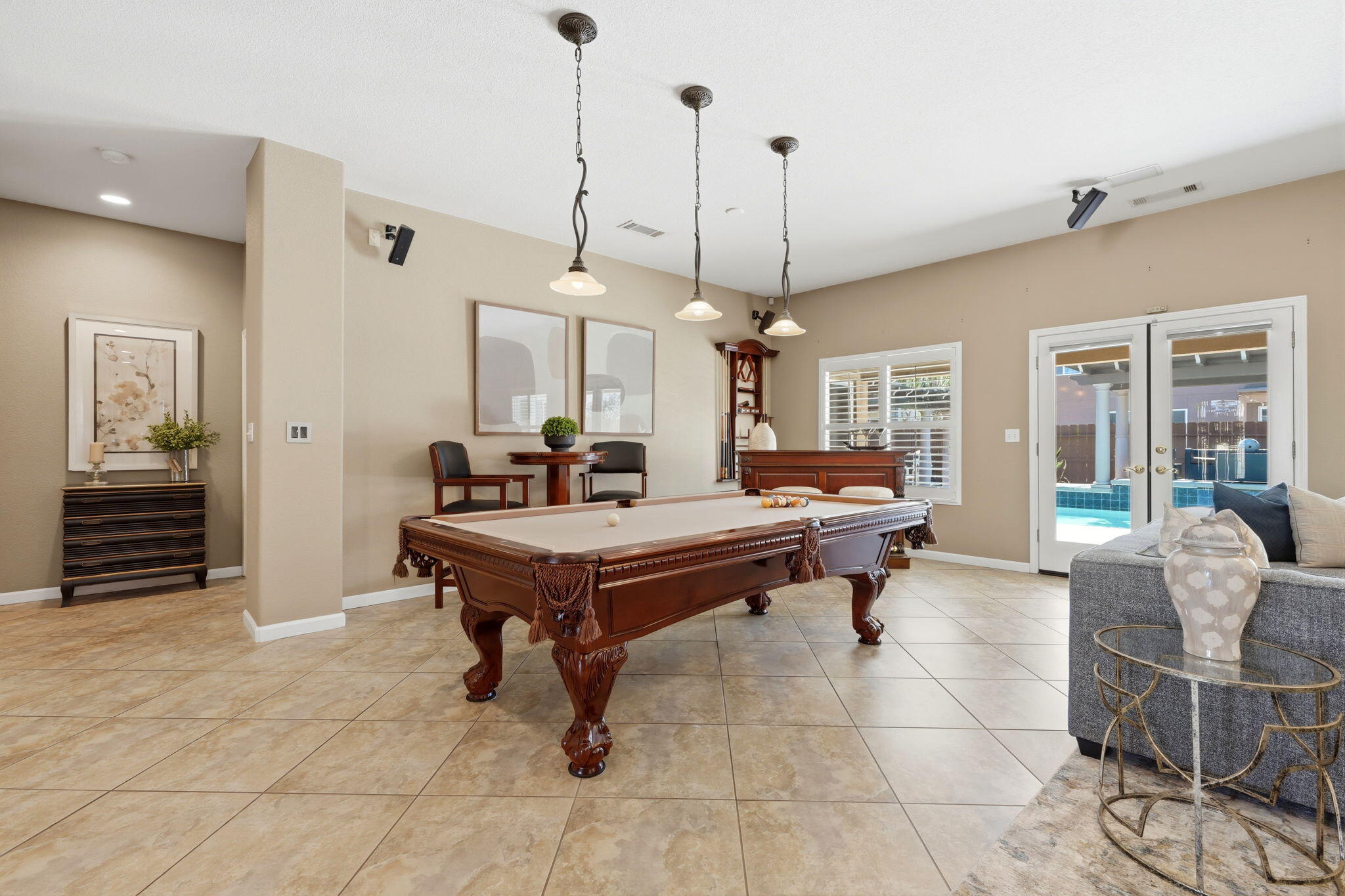 1945 W Picadilly Ln, Hanford, CA 93230