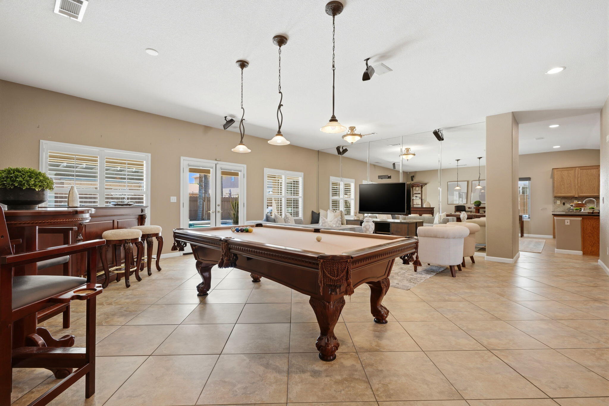 1945 W Picadilly Ln, Hanford, CA 93230