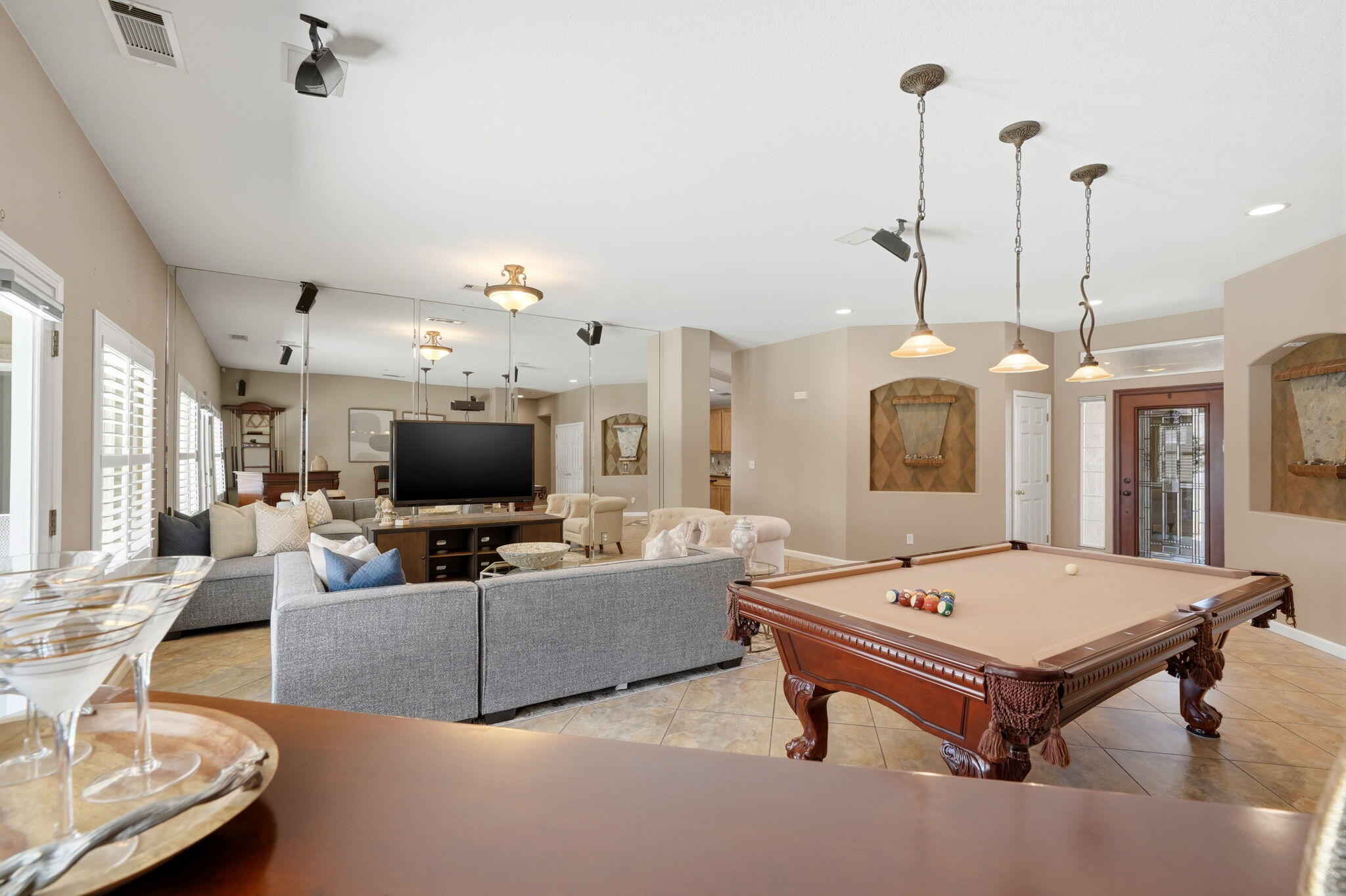 1945 W Picadilly Ln, Hanford, CA 93230