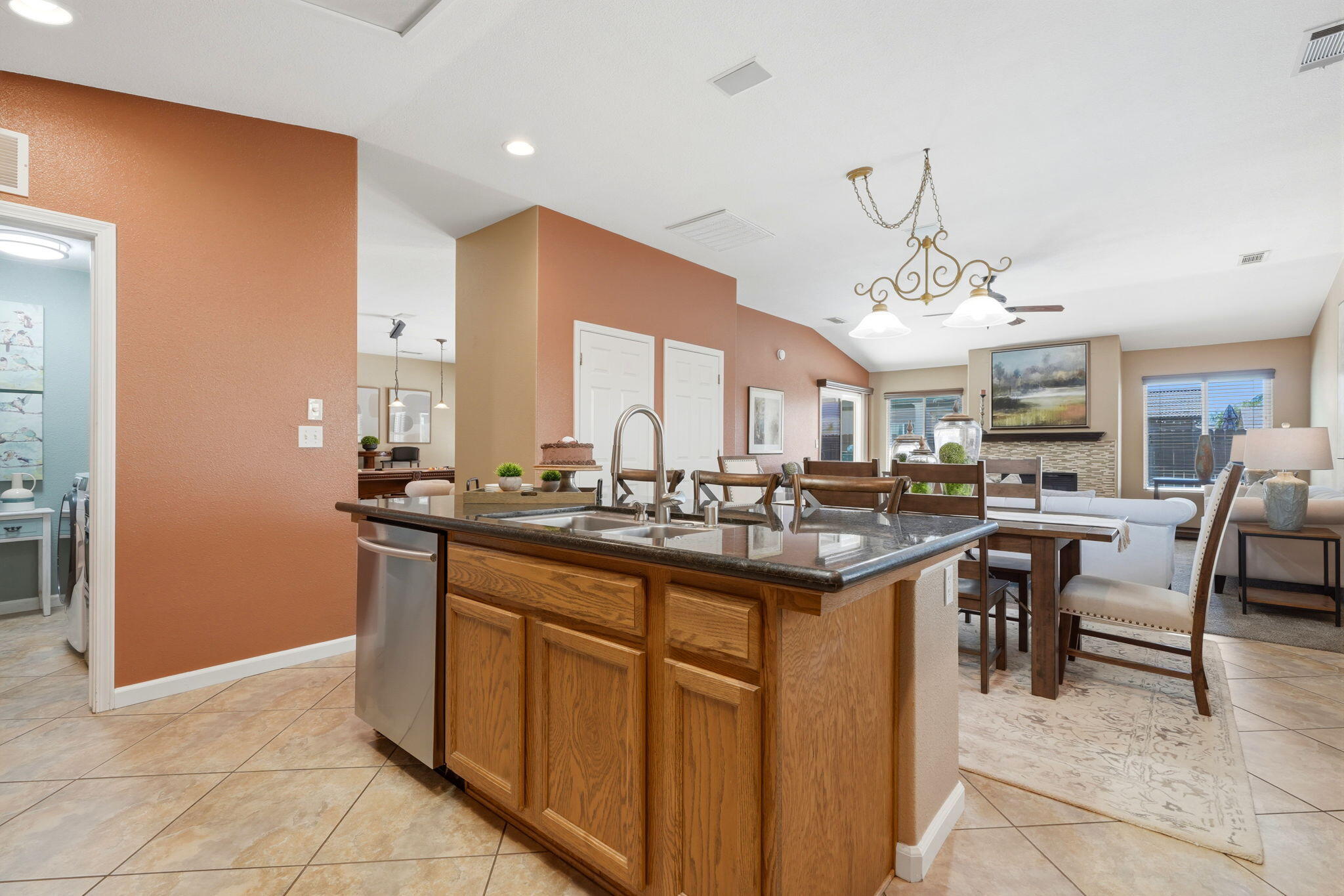 1945 W Picadilly Ln, Hanford, CA 93230