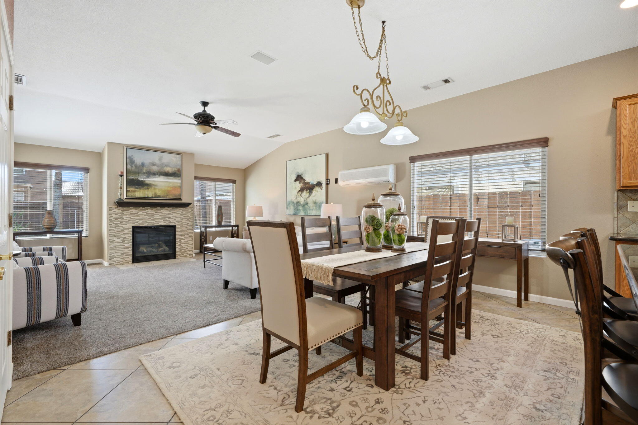 1945 W Picadilly Ln, Hanford, CA 93230