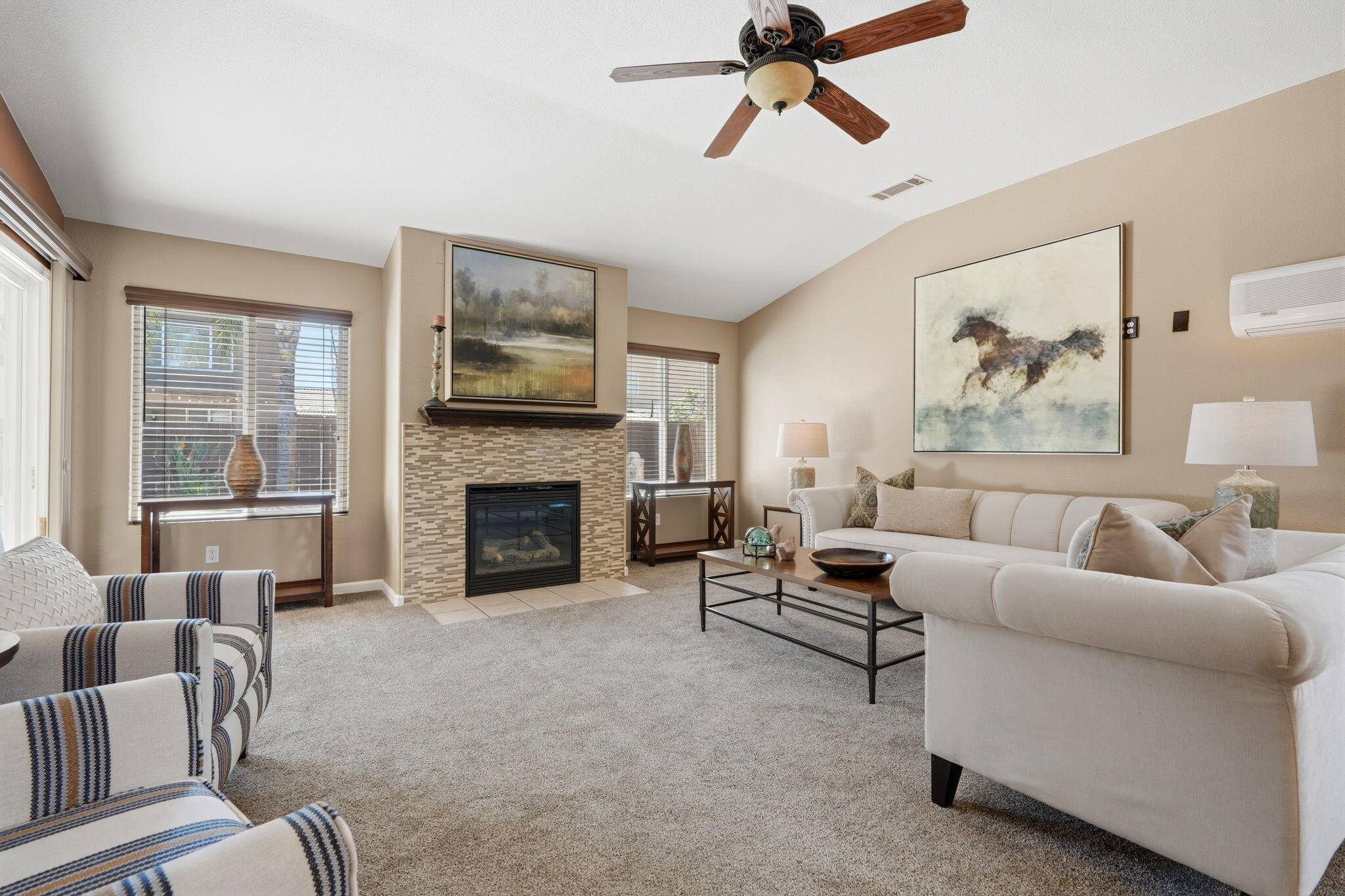 1945 W Picadilly Ln, Hanford, CA 93230