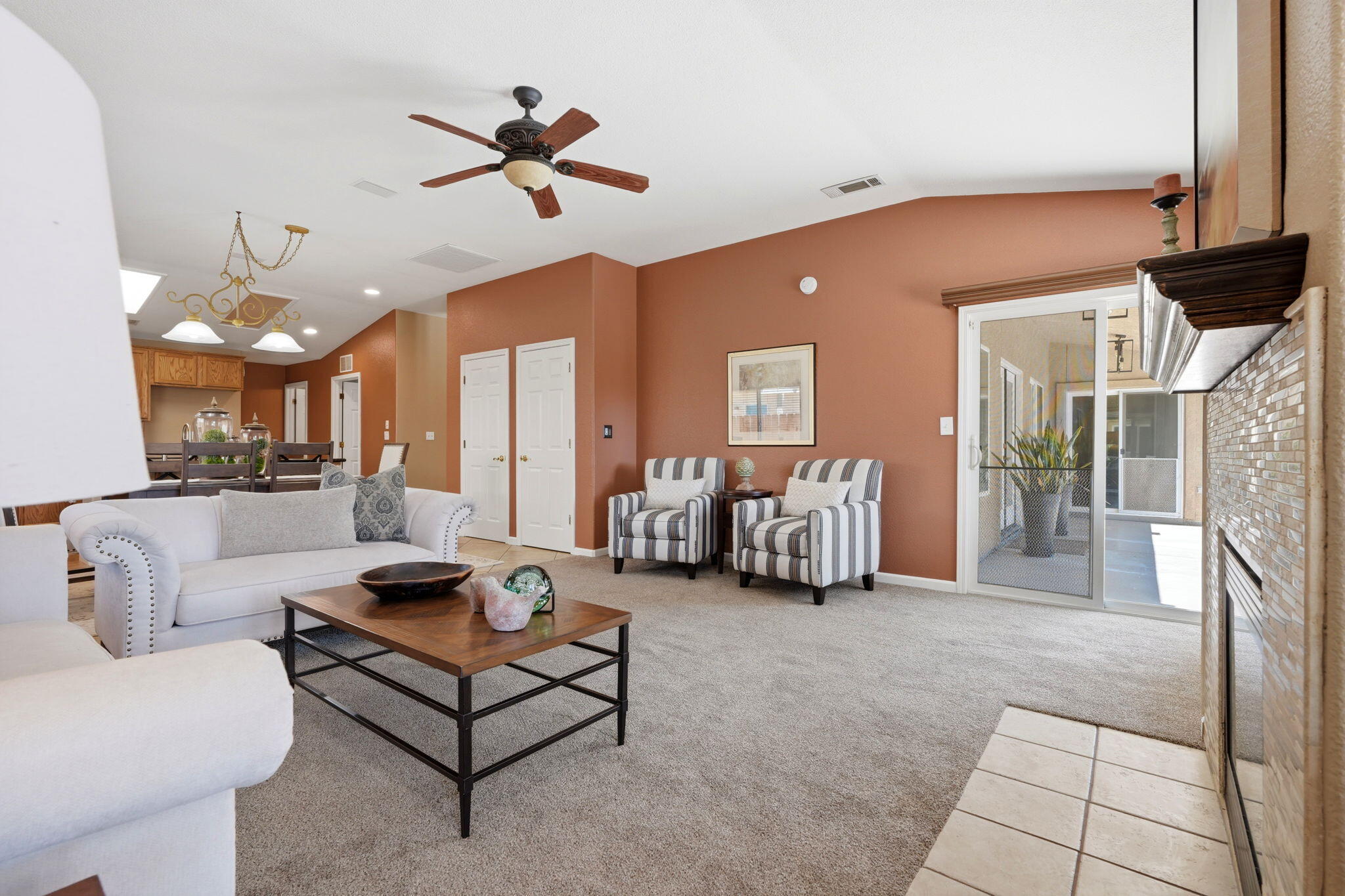 1945 W Picadilly Ln, Hanford, CA 93230