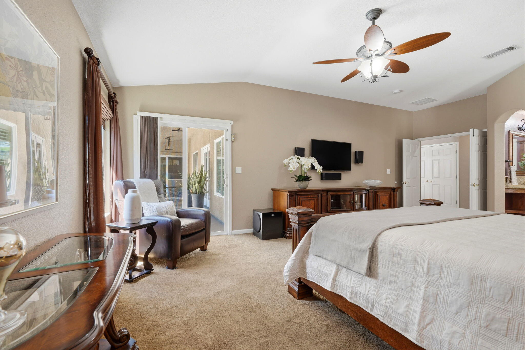 1945 W Picadilly Ln, Hanford, CA 93230