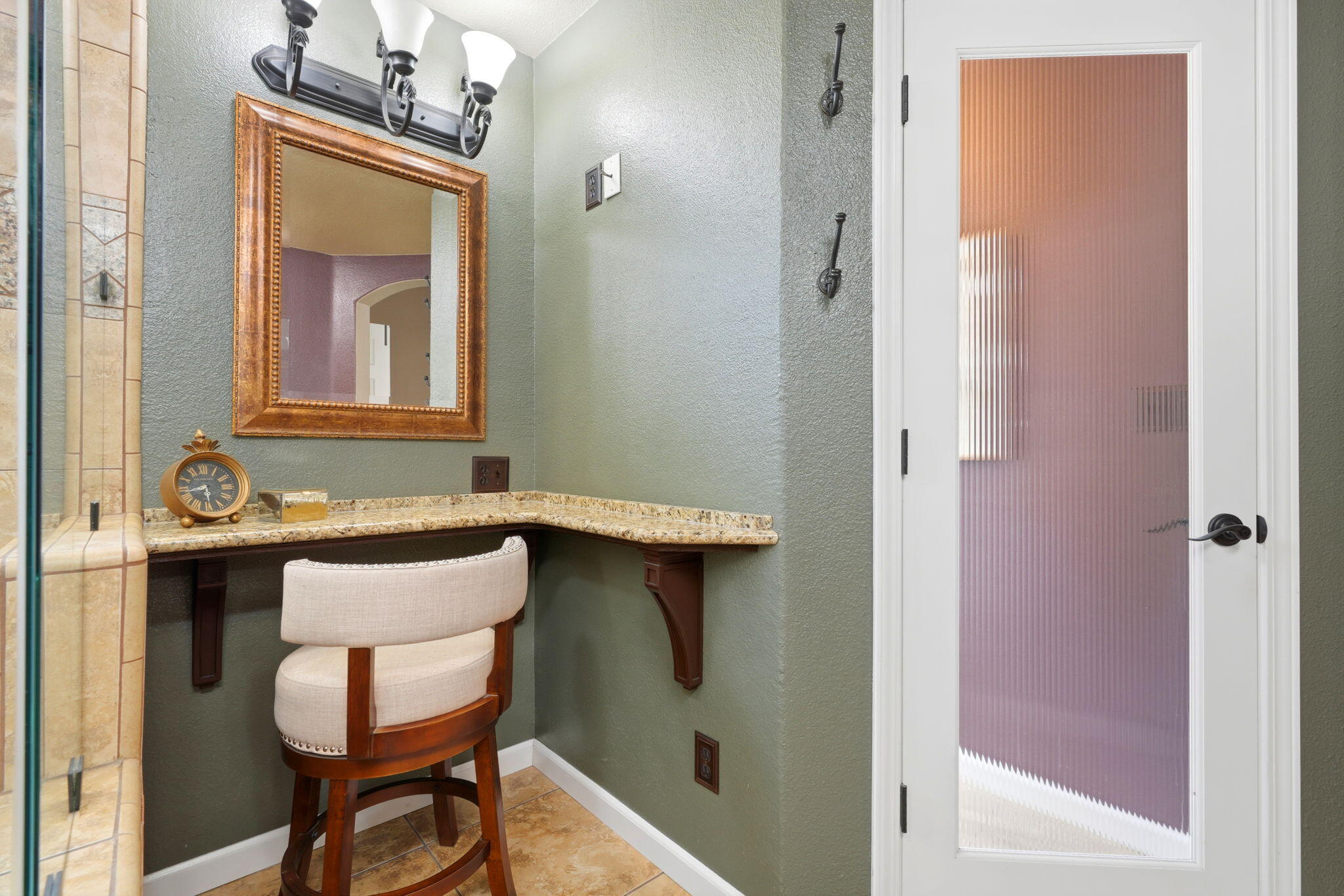 1945 W Picadilly Ln, Hanford, CA 93230