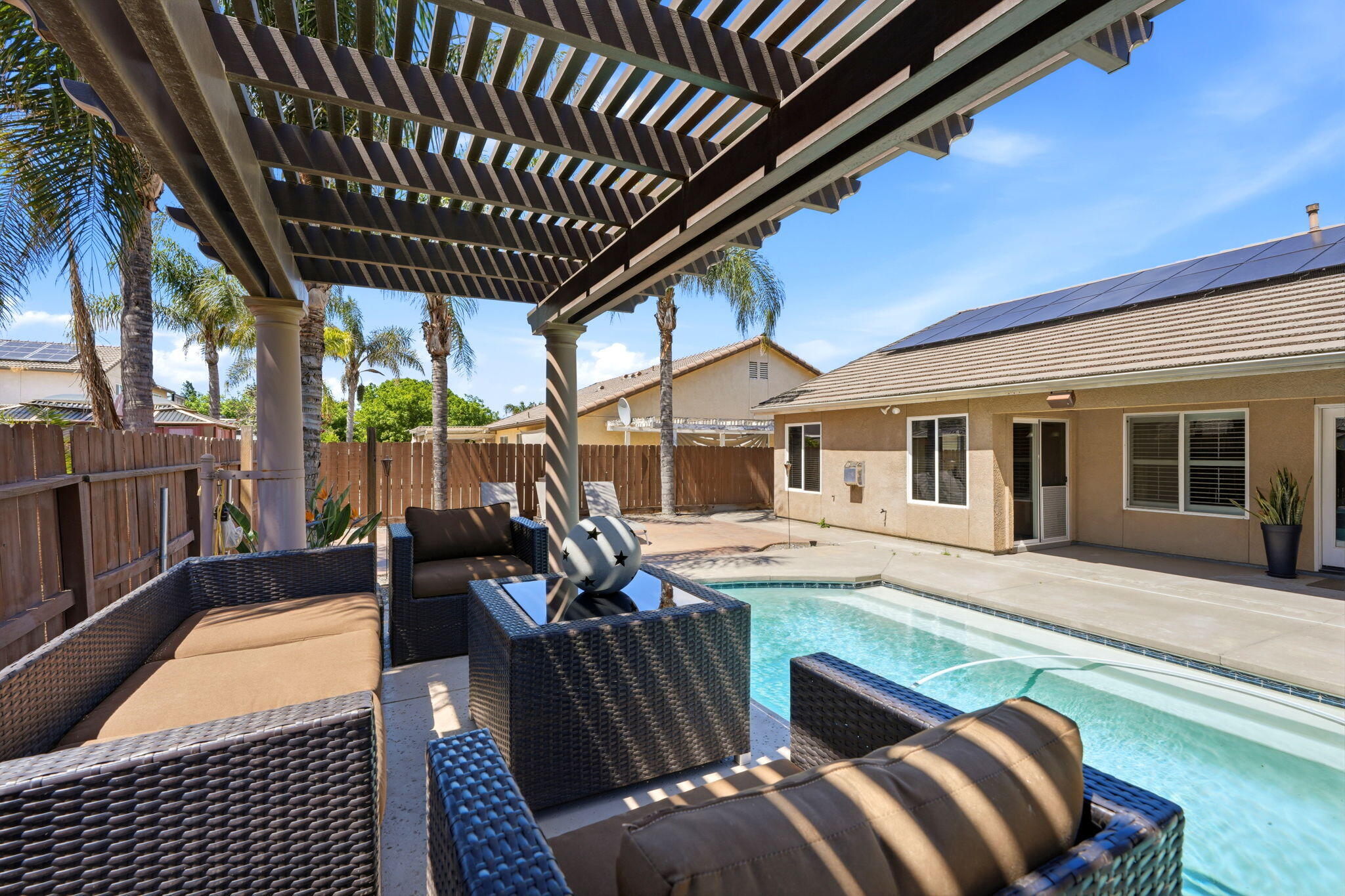 1945 W Picadilly Ln, Hanford, CA 93230