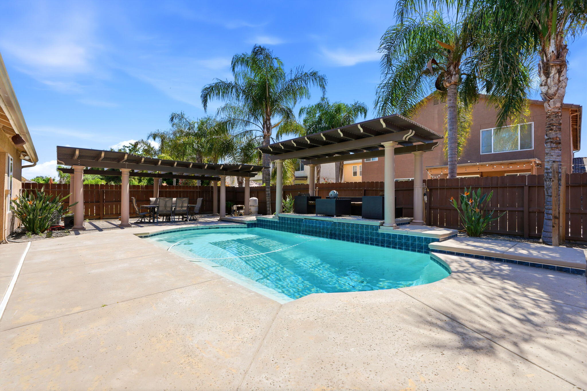 1945 W Picadilly Ln, Hanford, CA 93230