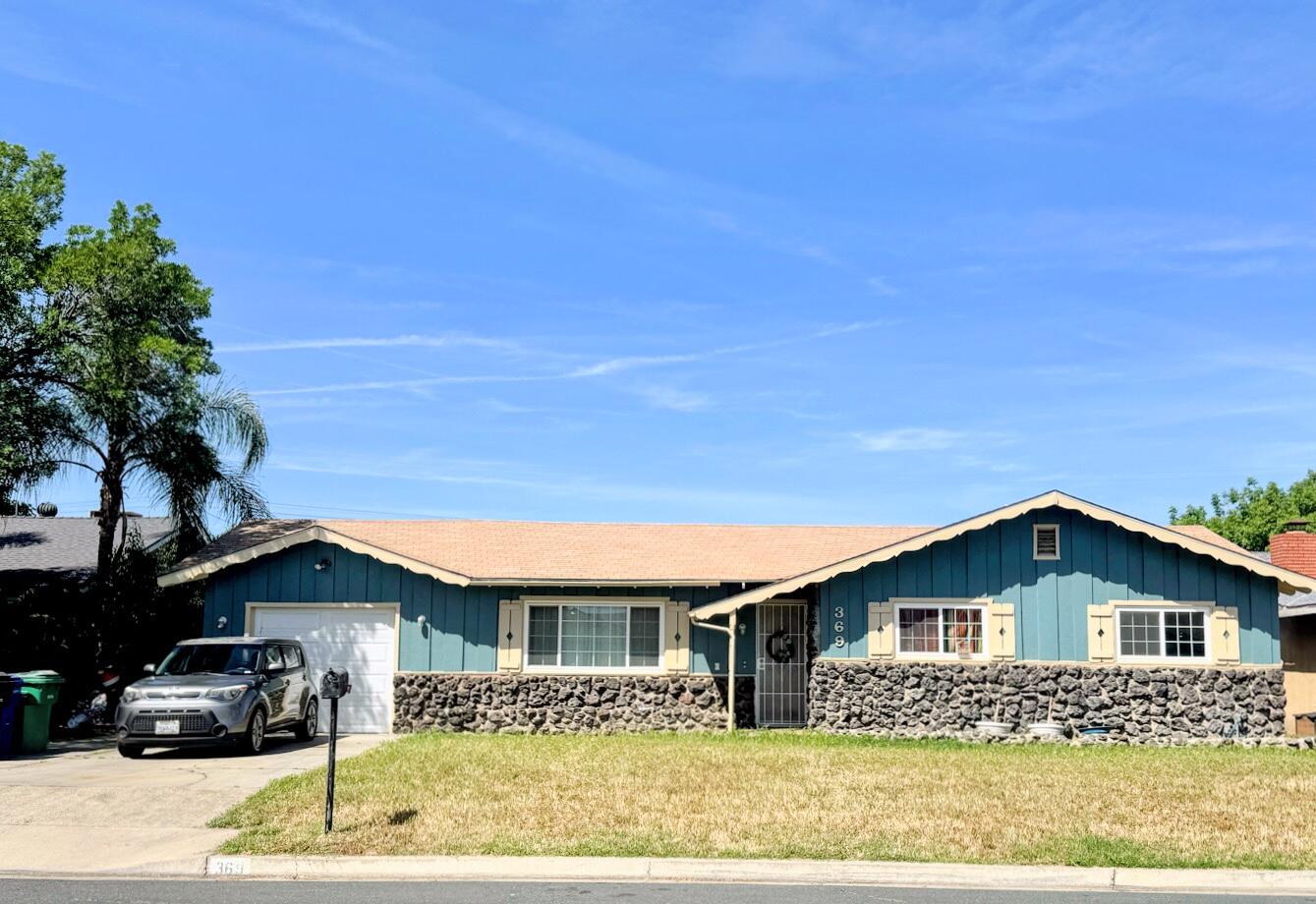 369 Lindale St, Porterville, CA 93257