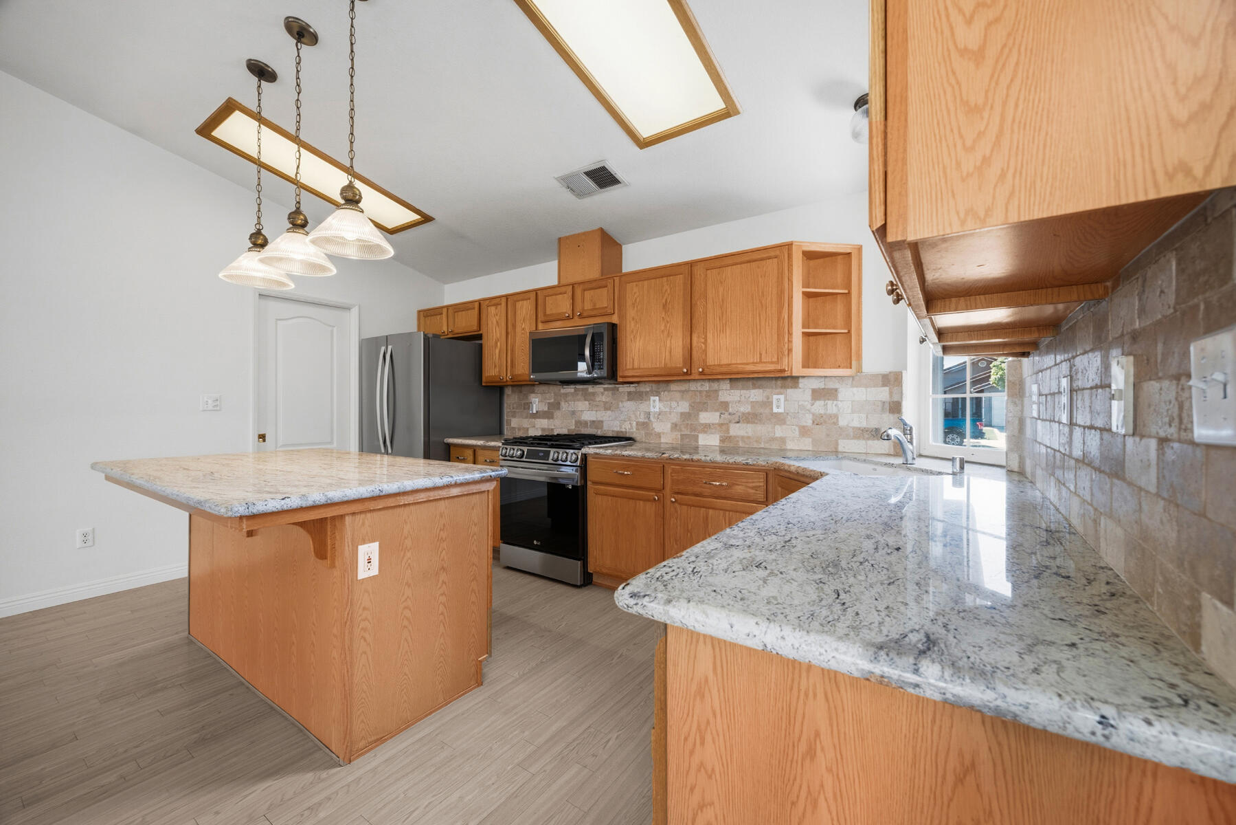 1752 Modoc Ave, Tulare, CA 93274