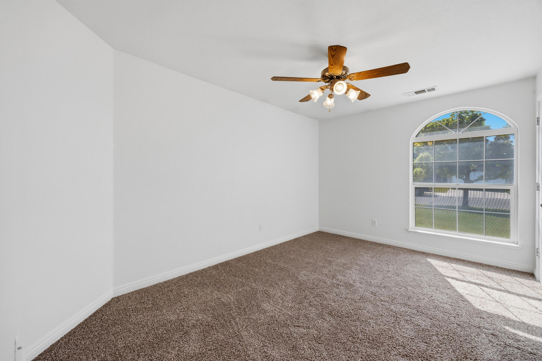 1752 Modoc Ave, Tulare, CA 93274