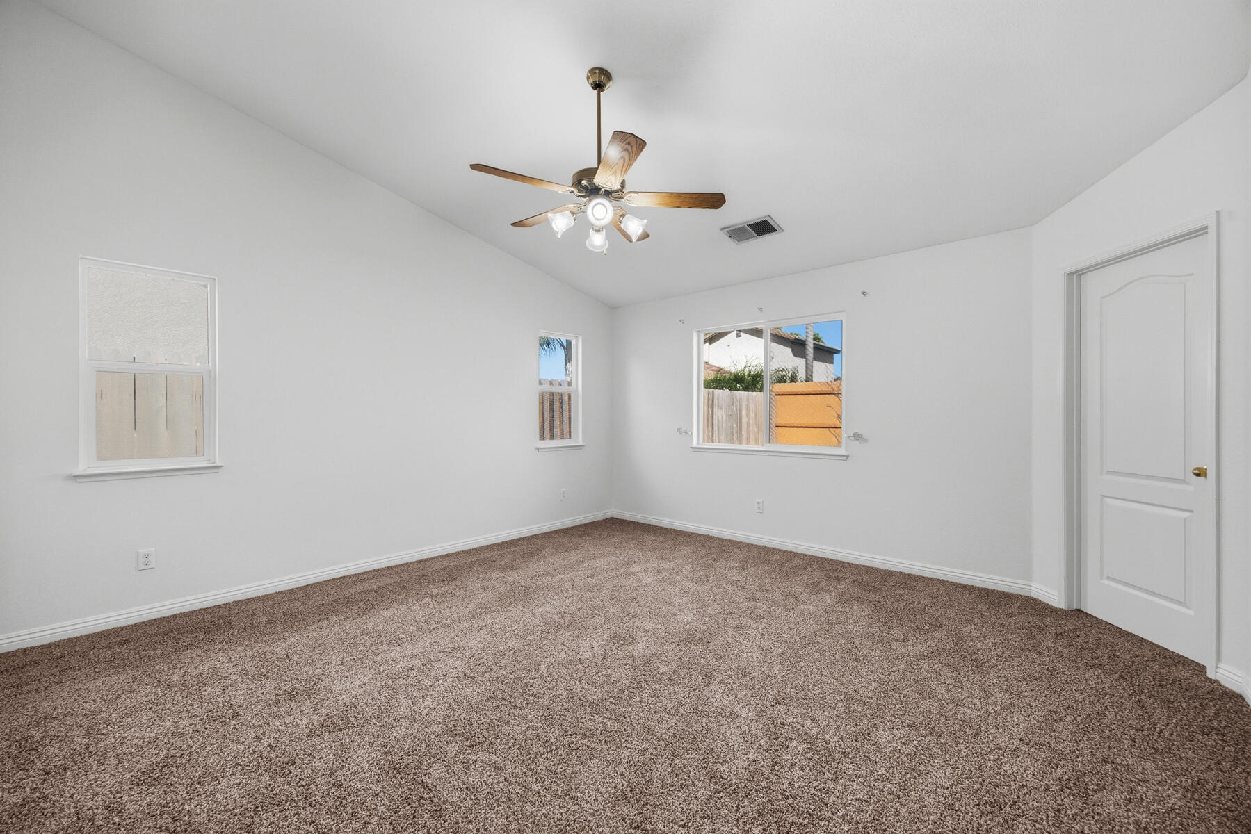 1752 Modoc Ave, Tulare, CA 93274