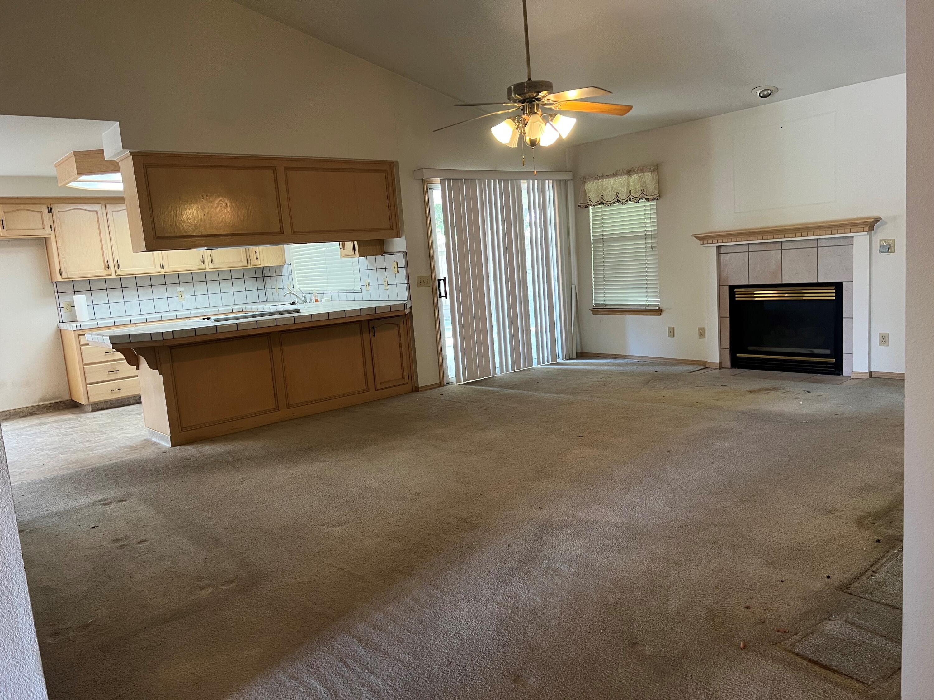 290 E Garfield Ave, Tulare, CA 93274